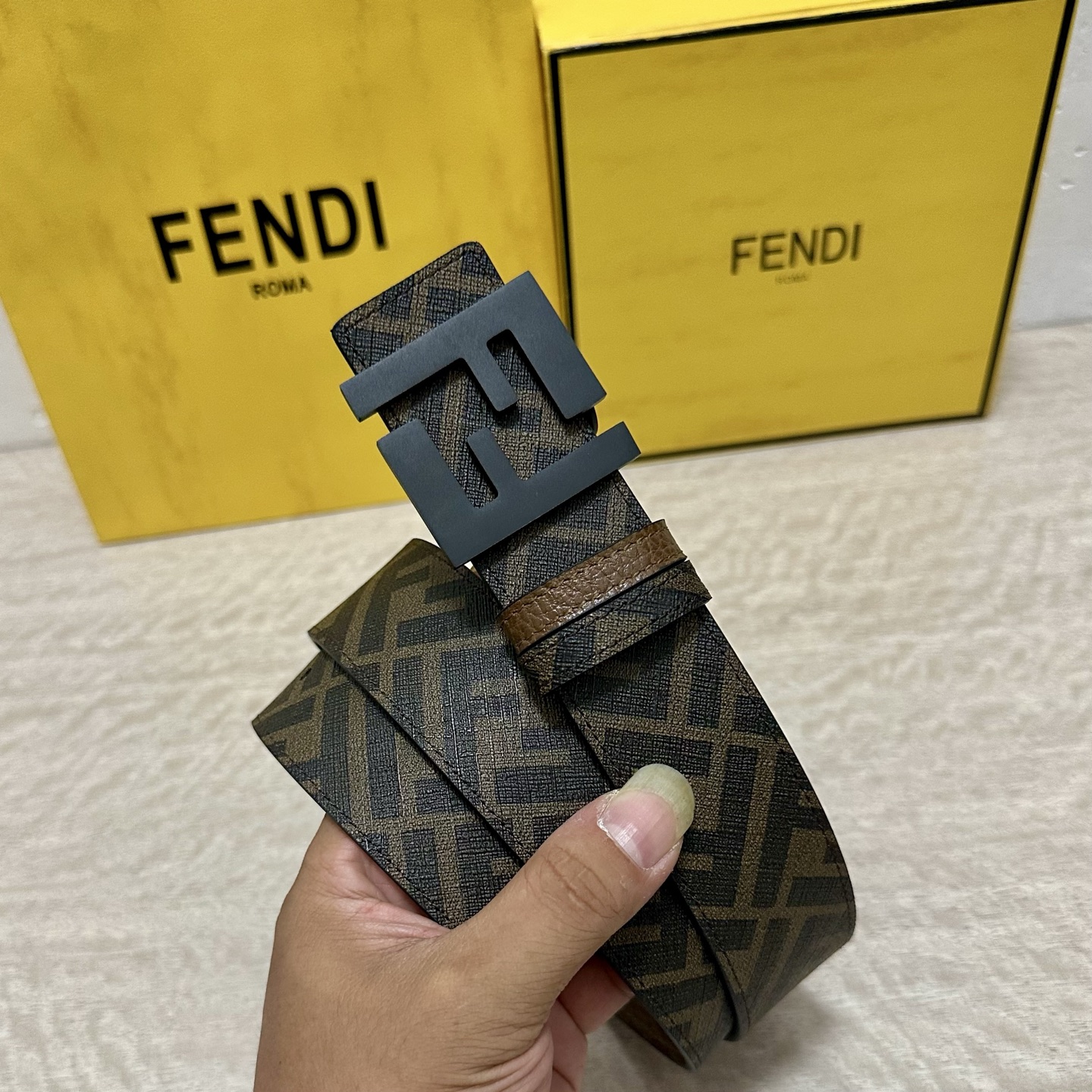 FENDI（芬迪）专柜同款 宽4.0CM 双环正反用腰带 FF按钉搭扣 咖啡色Cuoio Romano皮