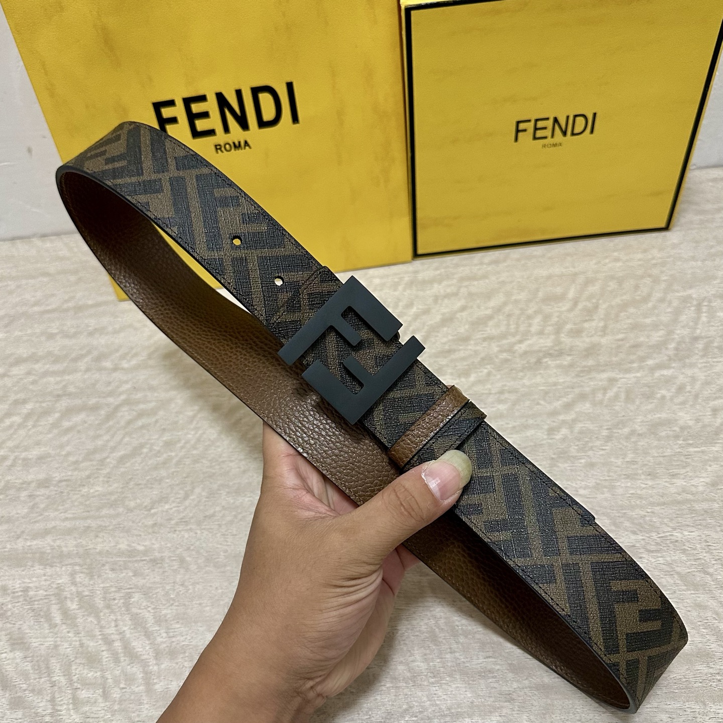 FENDI（芬迪）专柜同款 宽4.0CM 双环正反用腰带 FF按钉搭扣 咖啡色Cuoio Romano皮