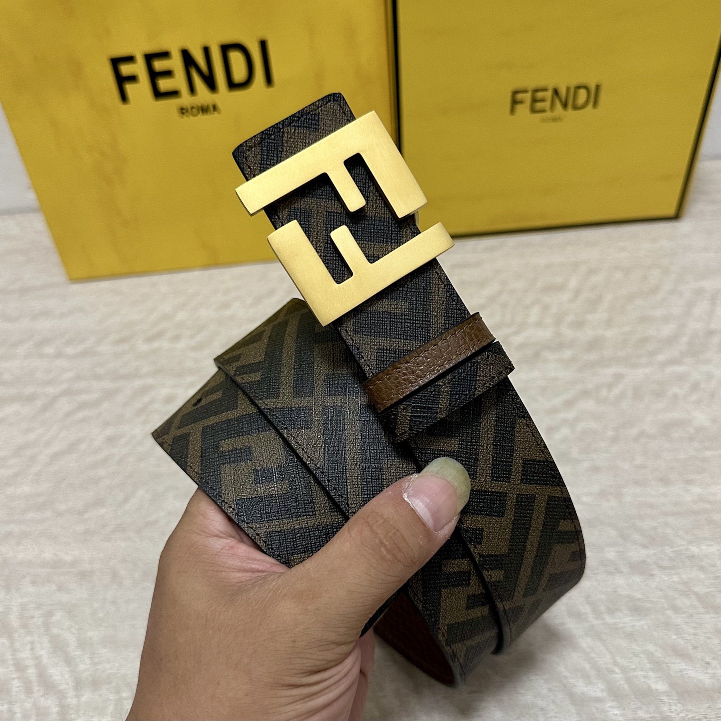 FENDI（芬迪）专柜同款 宽4.0CM 双环正反用腰带 FF按钉搭扣 咖啡色Cuoio Romano皮