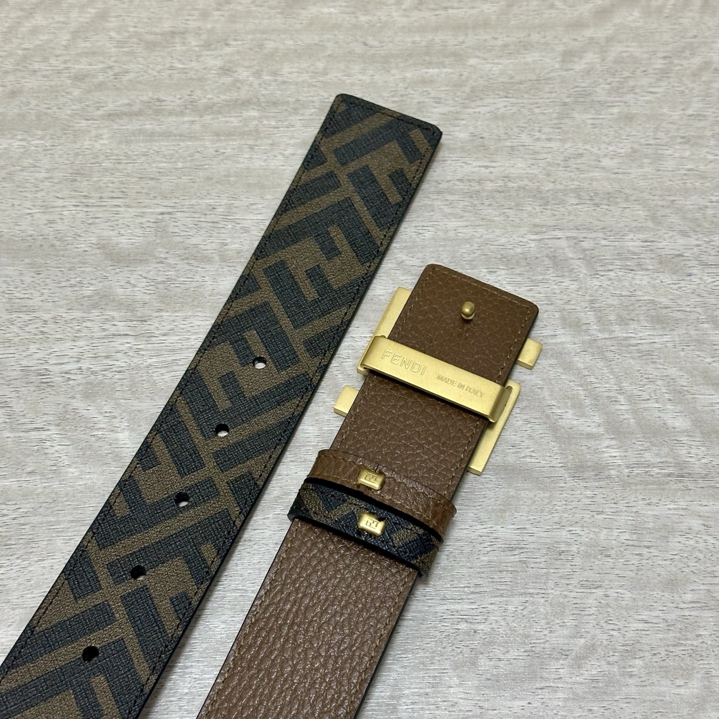 FENDI（芬迪）专柜同款 宽4.0CM 双环正反用腰带 FF按钉搭扣 咖啡色Cuoio Romano皮