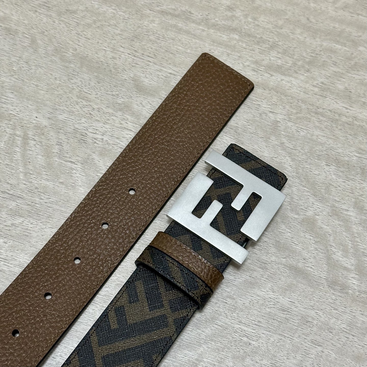 FENDI（芬迪）专柜同款 宽4.0CM 双环正反用腰带 FF按钉搭扣 咖啡色Cuoio Romano皮