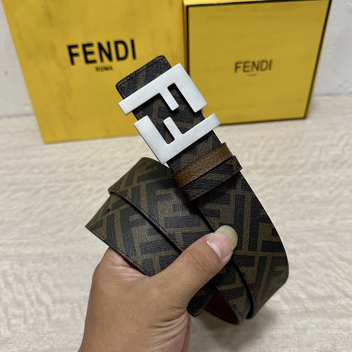 FENDI（芬迪）专柜同款 宽4.0CM 双环正反用腰带 FF按钉搭扣 咖啡色Cuoio Romano皮