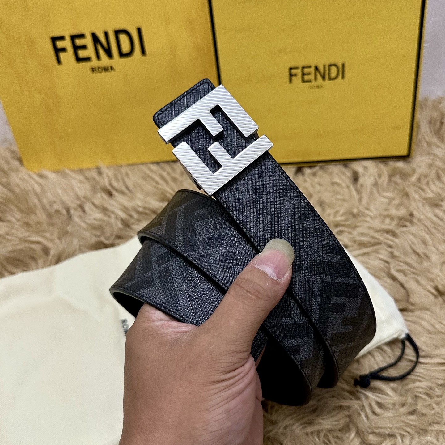 FENDI（芬迪）专柜同款 宽4.0CM 双环正反用腰带 FF按钉搭扣 黑色Cuoio Romano皮革