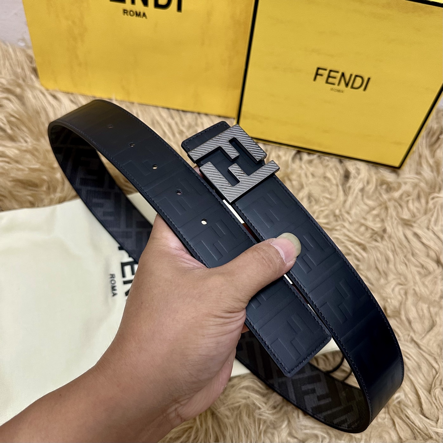 FENDI（芬迪）专柜同款 宽4.0CM 双环正反用腰带 FF按钉搭扣 黑色Cuoio Romano皮革