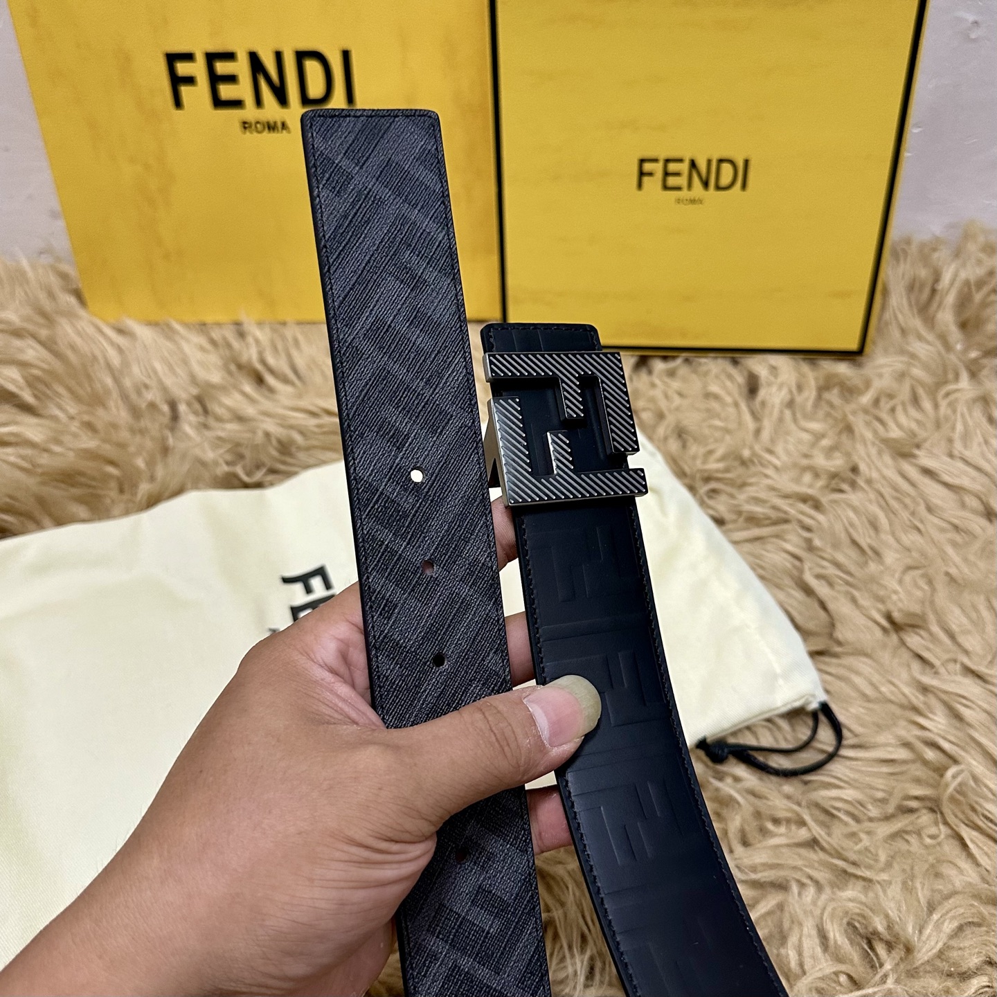 FENDI（芬迪）专柜同款 宽4.0CM 双环正反用腰带 FF按钉搭扣 黑色Cuoio Romano皮革