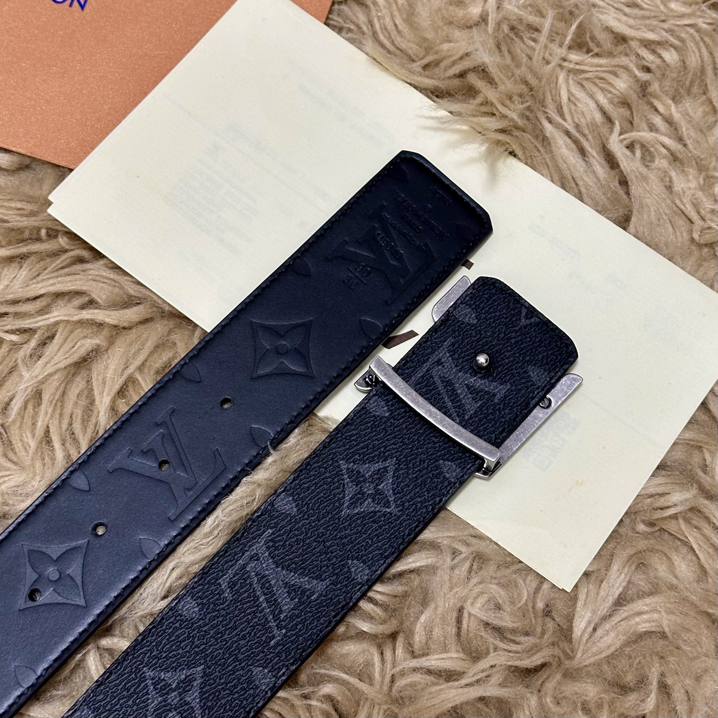 🅿️150 LV.路易威登 宽40MM双面原版小牛皮 搭配单钌钯电镀扣 完美的手感.油边 出众的设计.风格 高贵奢华 时尚大方 高清实拍 货真价实 品质保证 双面🉑️用