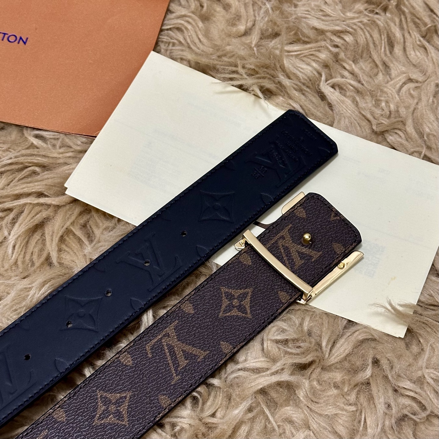 LV.路易威登 宽40MM双面原版小牛皮 搭配单钌钯电镀扣 完美的手感.油边 出众的设计.风格 高贵奢华