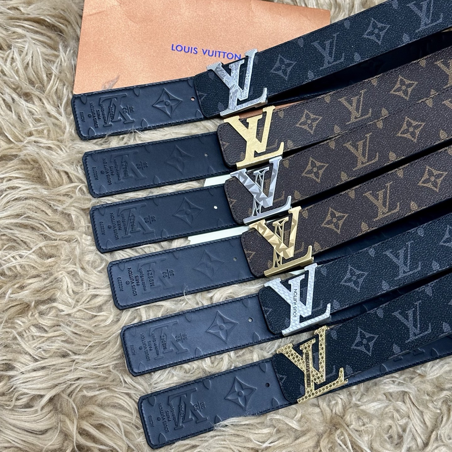 🅿️150 LV.路易威登 宽40MM双面原版小牛皮 搭配单钌钯电镀扣 完美的手感.油边 出众的设计.风格 高贵奢华 时尚大方 高清实拍 货真价实 品质保证 双面🉑️用