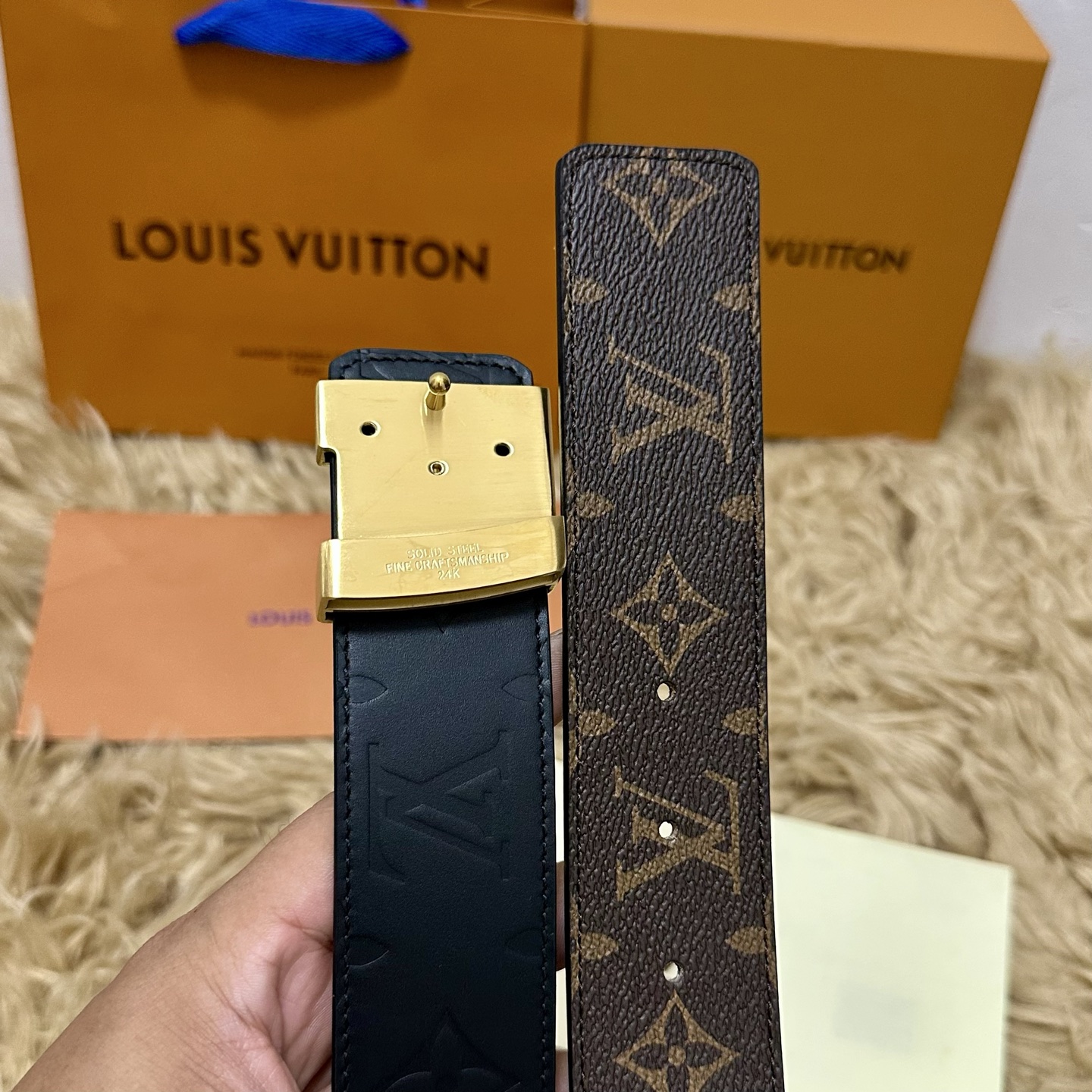 🅿️150 LV.路易威登 宽40MM双面原版小牛皮 搭配单钌钯电镀扣 完美的手感.油边 出众的设计.风格 高贵奢华 时尚大方 高清实拍 货真价实 品质保证 双面🉑️用