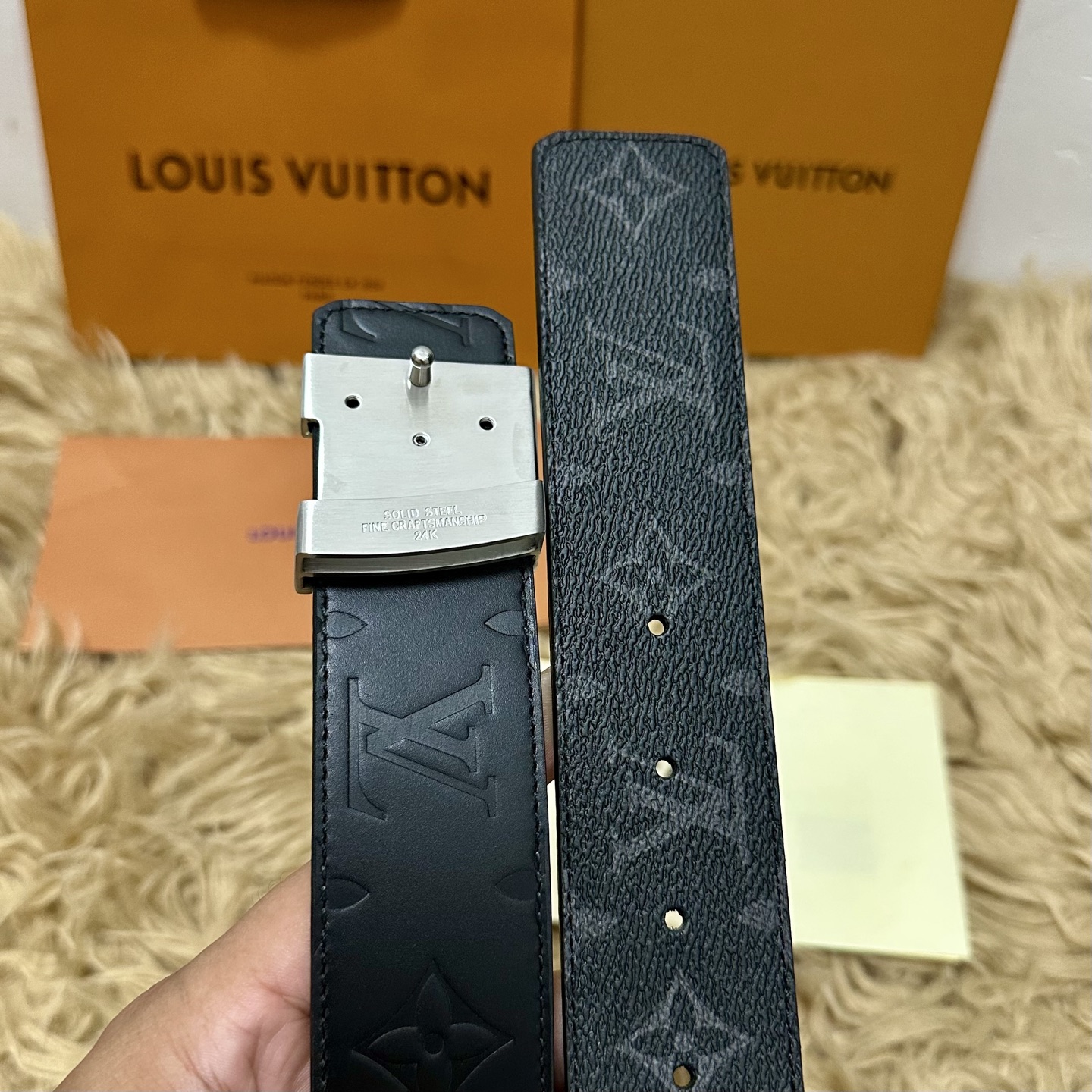 🅿️150 LV.路易威登 宽40MM双面原版小牛皮 搭配单钌钯电镀扣 完美的手感.油边 出众的设计.风格 高贵奢华 时尚大方 高清实拍 货真价实 品质保证 双面🉑️用