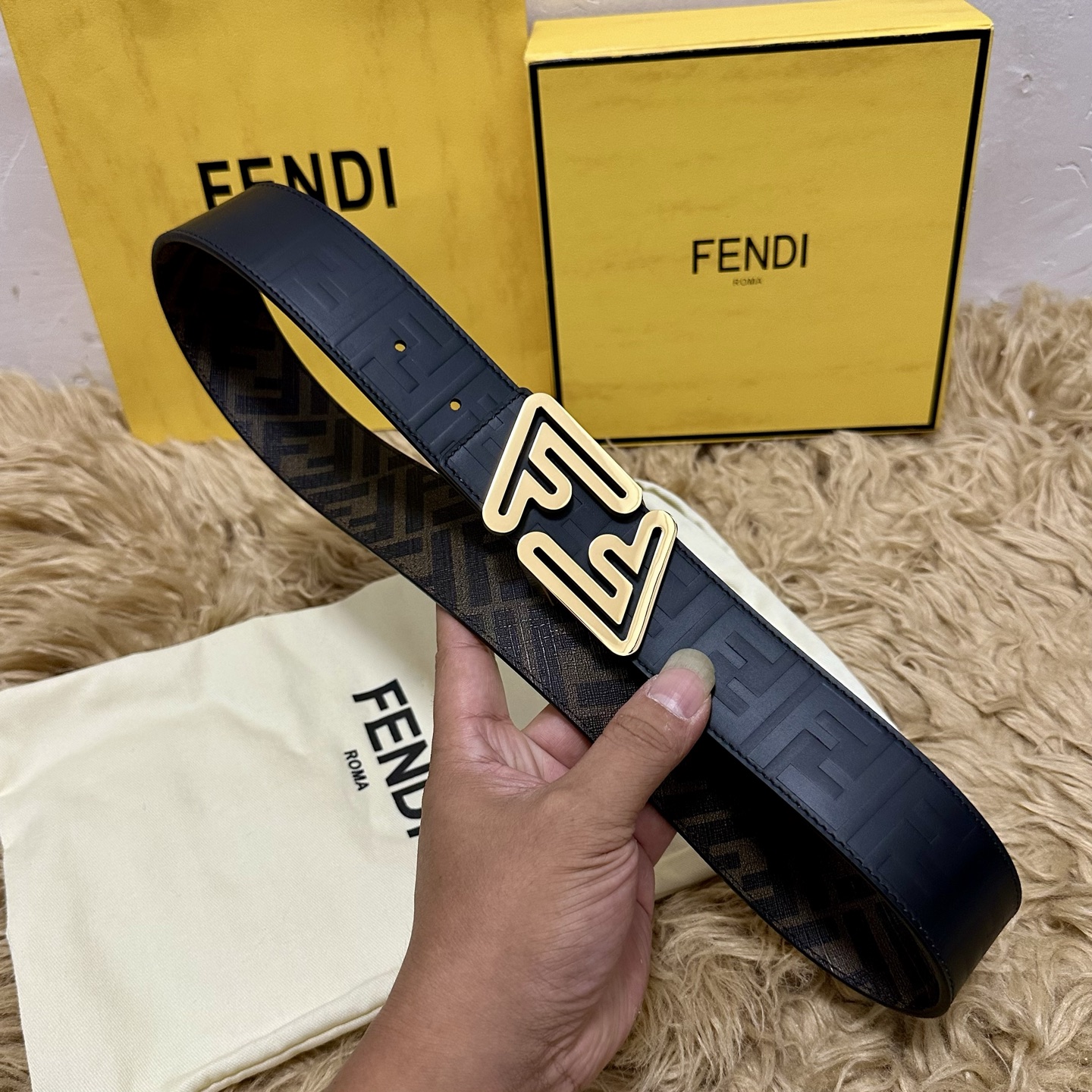 FENDI（芬迪）专柜同款 宽4.0CM 双环正反用腰带 FF按钉搭扣 黑色Cuoio Romano皮革