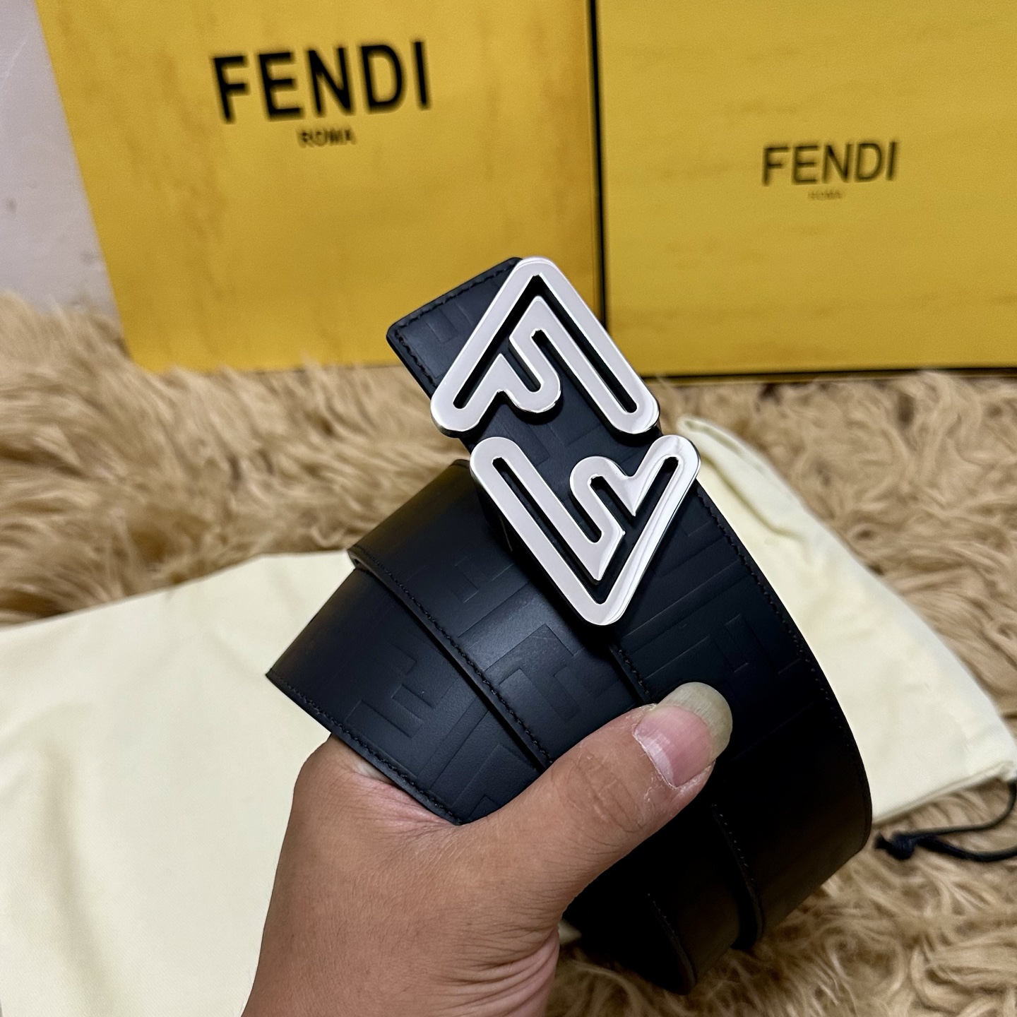 FENDI（芬迪）专柜同款 宽4.0CM 双环正反用腰带 FF按钉搭扣 黑色Cuoio Romano皮革