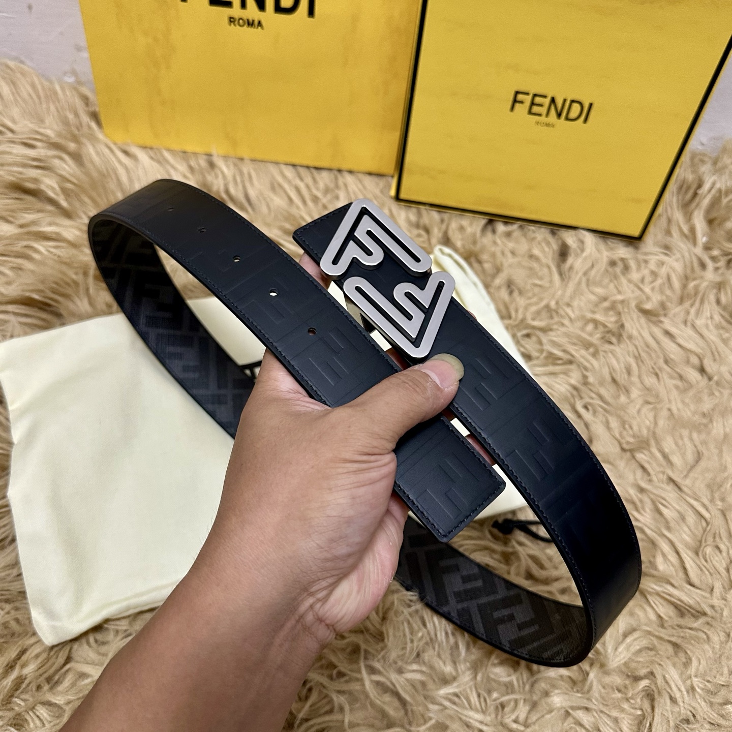 FENDI（芬迪）专柜同款 宽4.0CM 双环正反用腰带 FF按钉搭扣 黑色Cuoio Romano皮革
