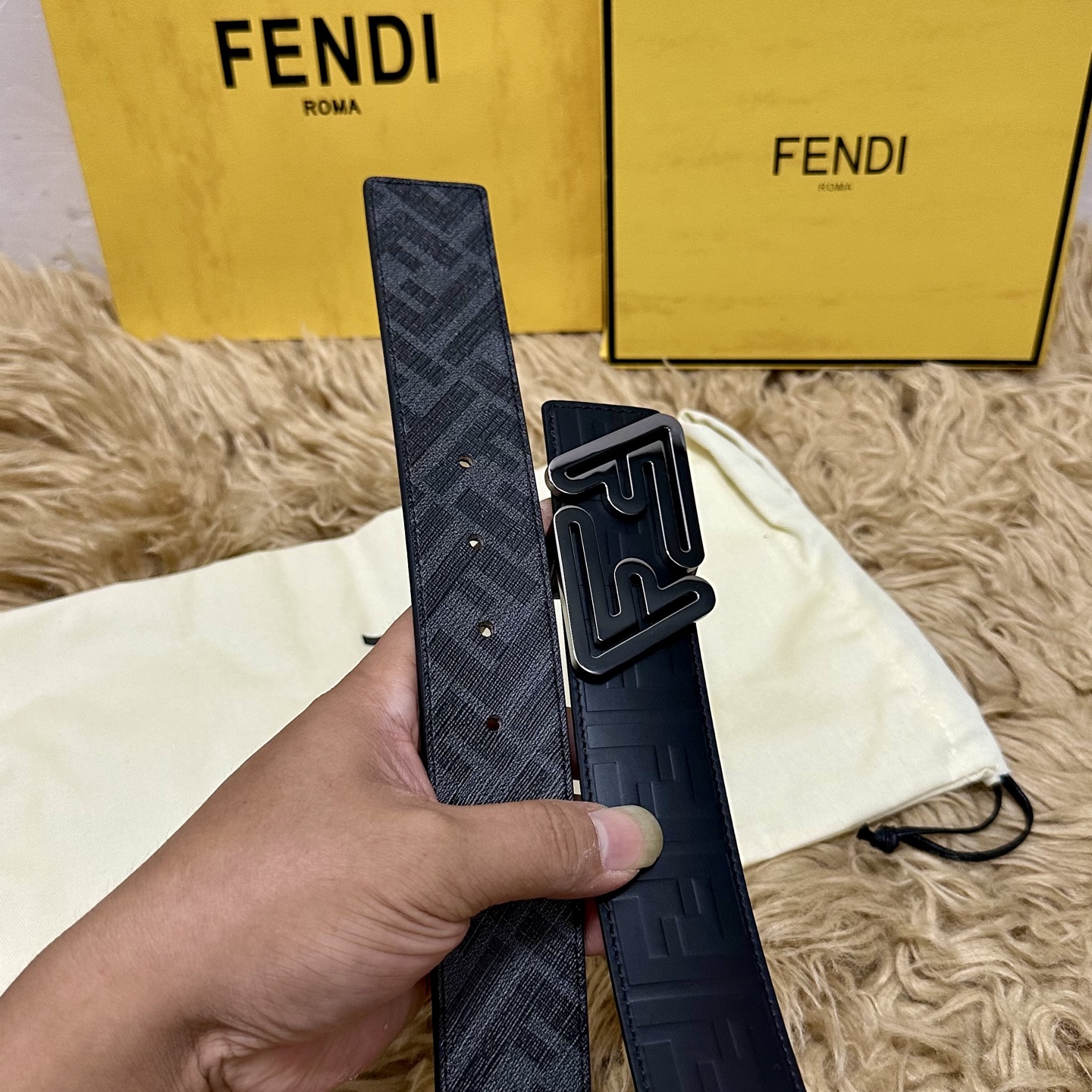 FENDI（芬迪）专柜同款 宽4.0CM 双环正反用腰带 FF按钉搭扣 黑色Cuoio Romano皮革