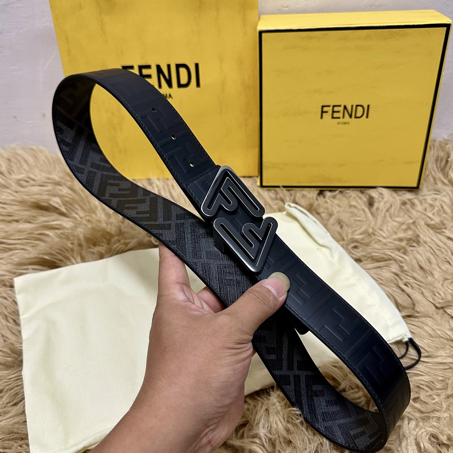 FENDI（芬迪）专柜同款 宽4.0CM 双环正反用腰带 FF按钉搭扣 黑色Cuoio Romano皮革