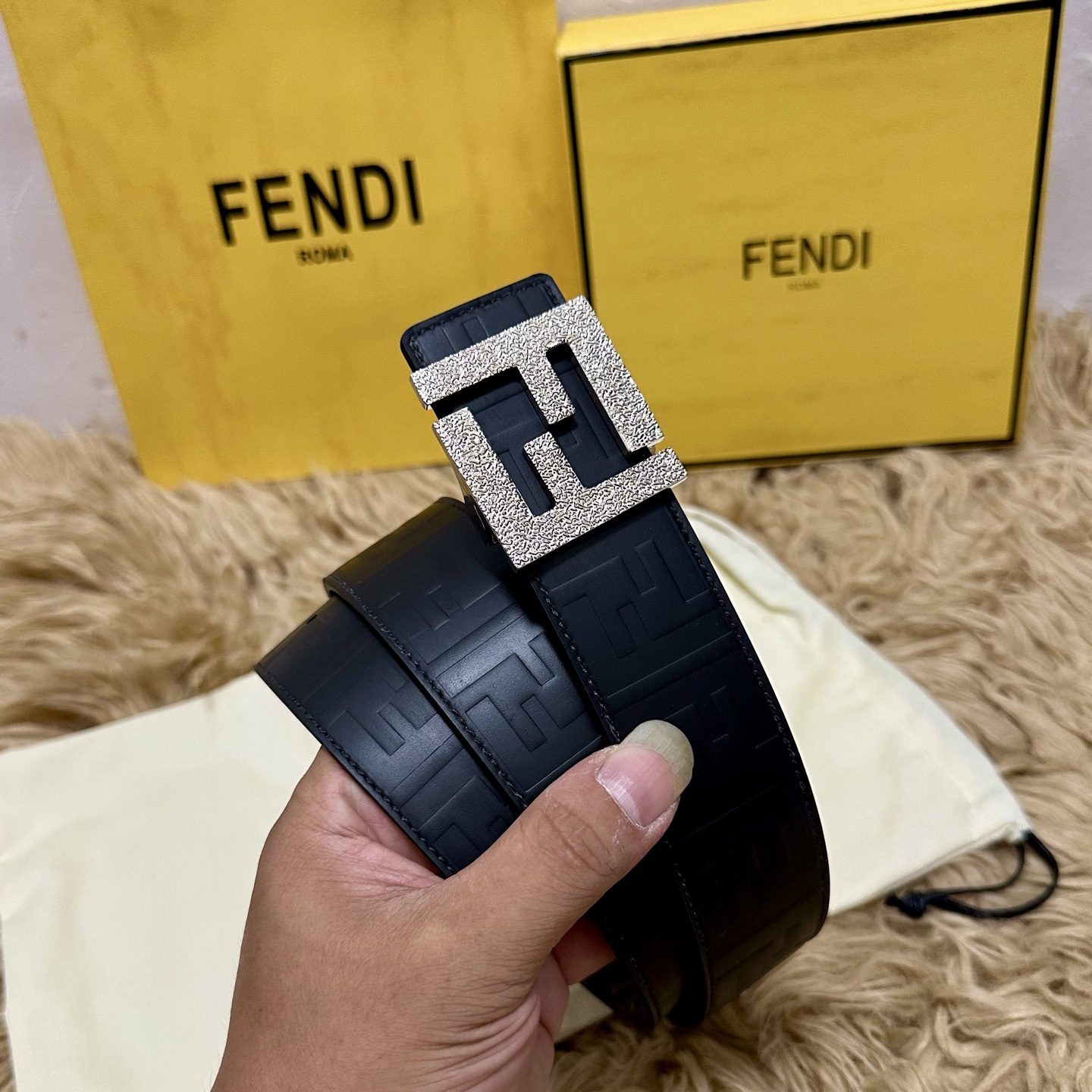 FENDI（芬迪）专柜同款 宽4.0CM 双环正反用腰带 FF按钉搭扣 黑色Cuoio Romano皮革