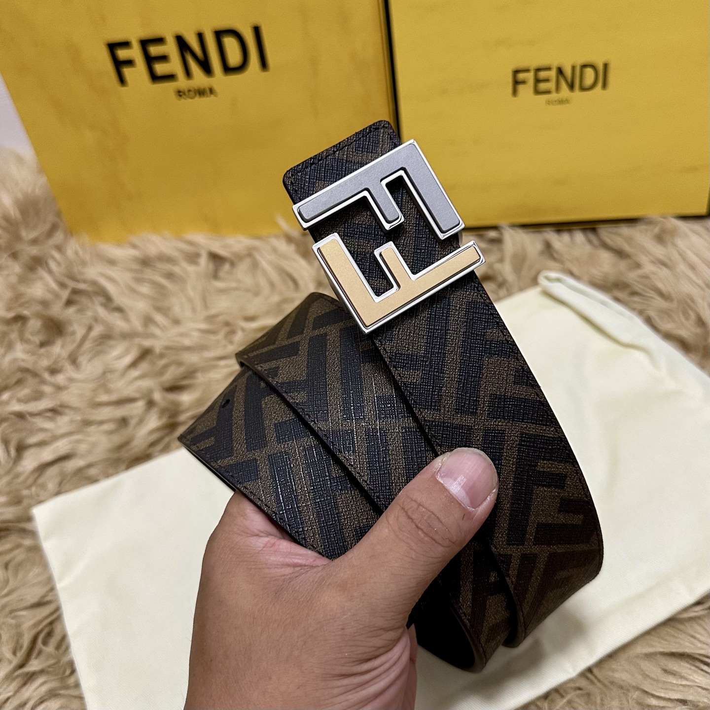 FENDI（芬迪）专柜同款 宽4.0CM 双环正反用腰带 FF按钉搭扣 黑色Cuoio Romano皮革