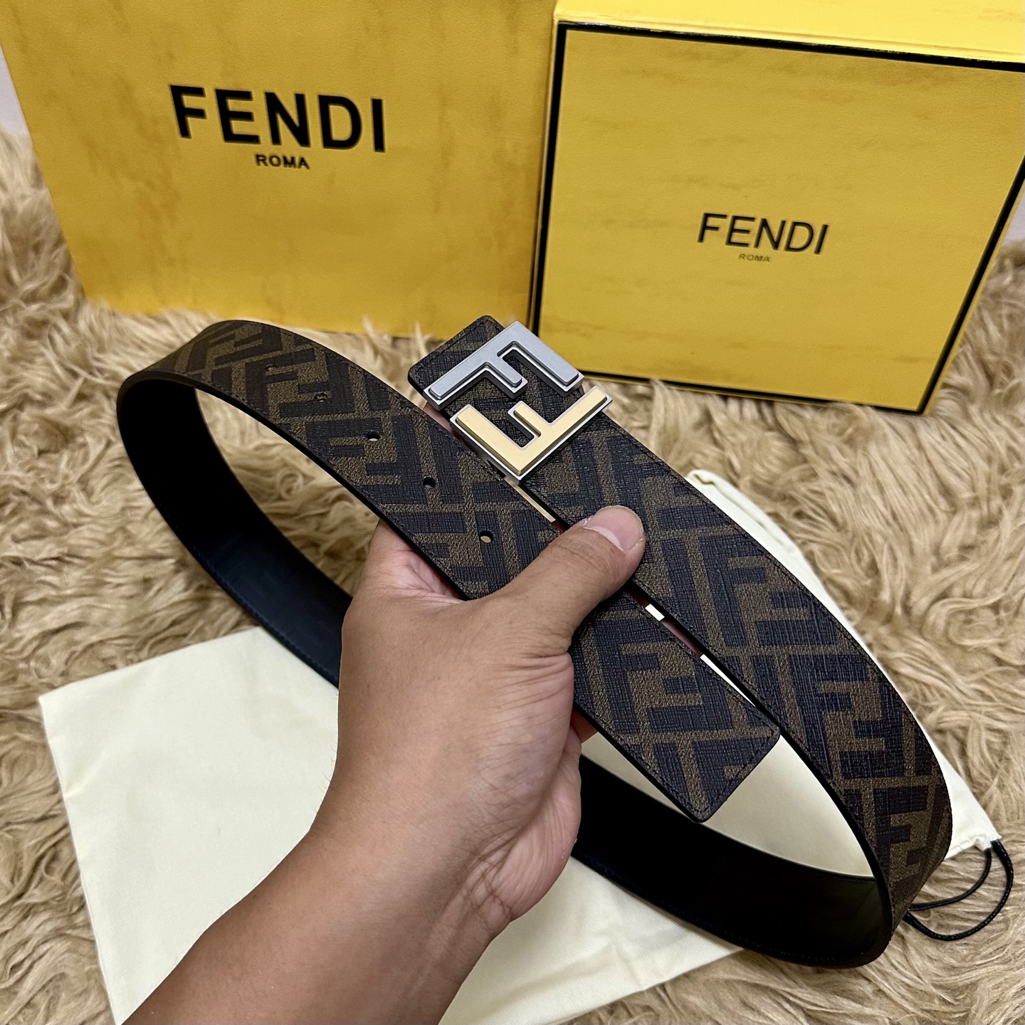 FENDI（芬迪）专柜同款 宽4.0CM 双环正反用腰带 FF按钉搭扣 黑色Cuoio Romano皮革