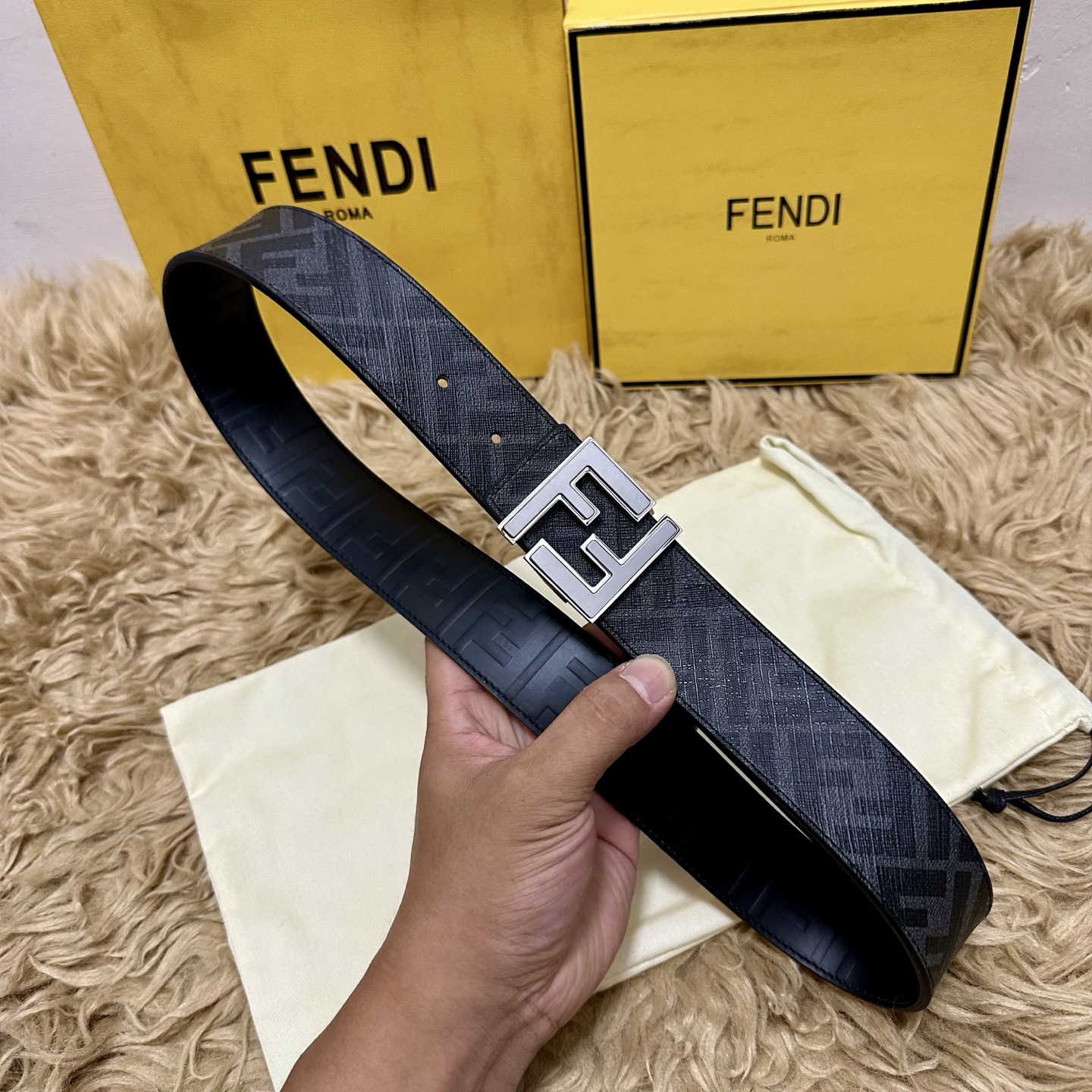 FENDI（芬迪）专柜同款 宽4.0CM 双环正反用腰带 FF按钉搭扣 黑色Cuoio Romano皮革