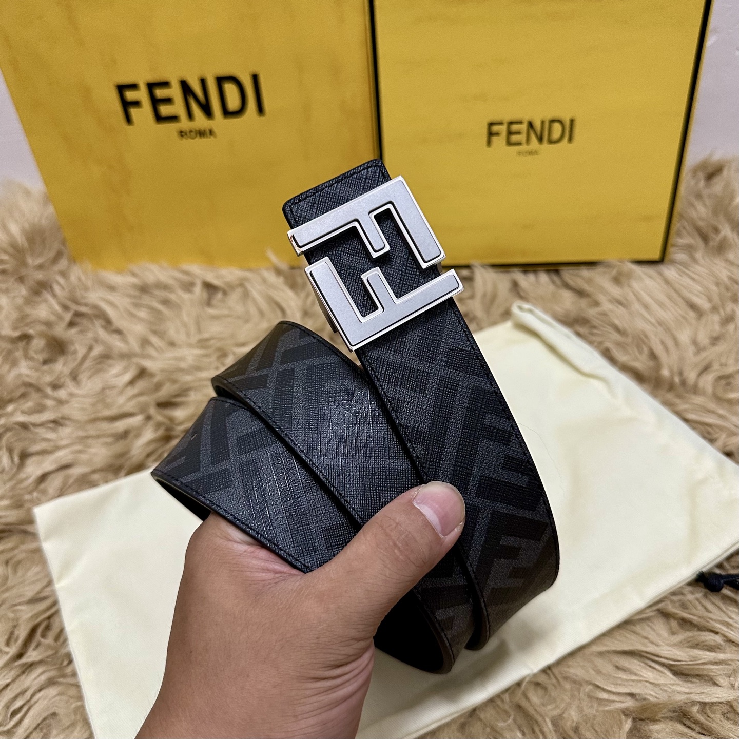 FENDI（芬迪）专柜同款 宽4.0CM 双环正反用腰带 FF按钉搭扣 黑色Cuoio Romano皮革