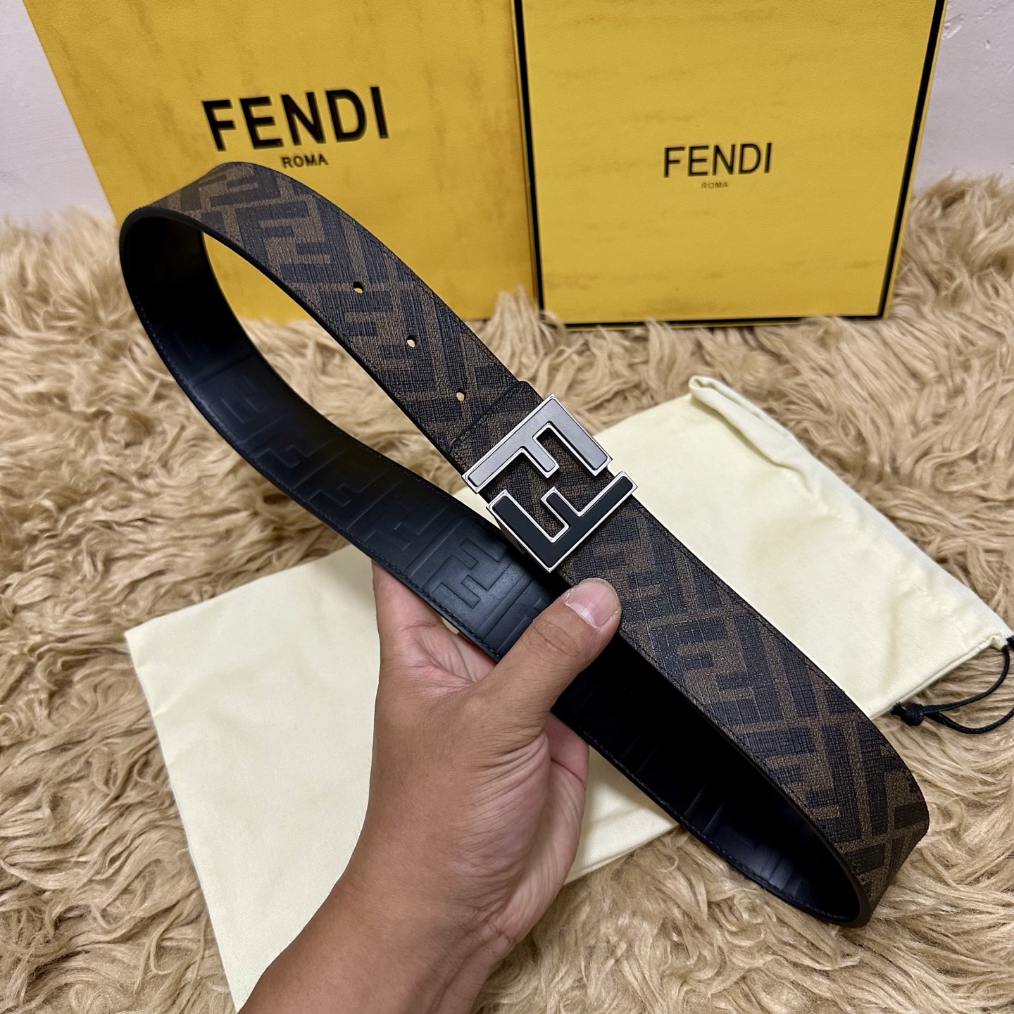 FENDI（芬迪）专柜同款 宽4.0CM 双环正反用腰带 FF按钉搭扣 黑色Cuoio Romano皮革