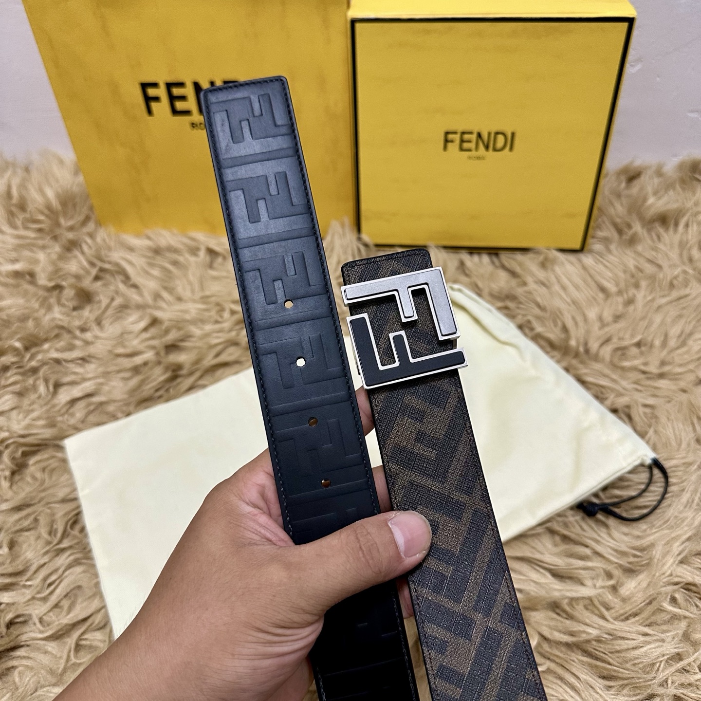 FENDI（芬迪）专柜同款 宽4.0CM 双环正反用腰带 FF按钉搭扣 黑色Cuoio Romano皮革