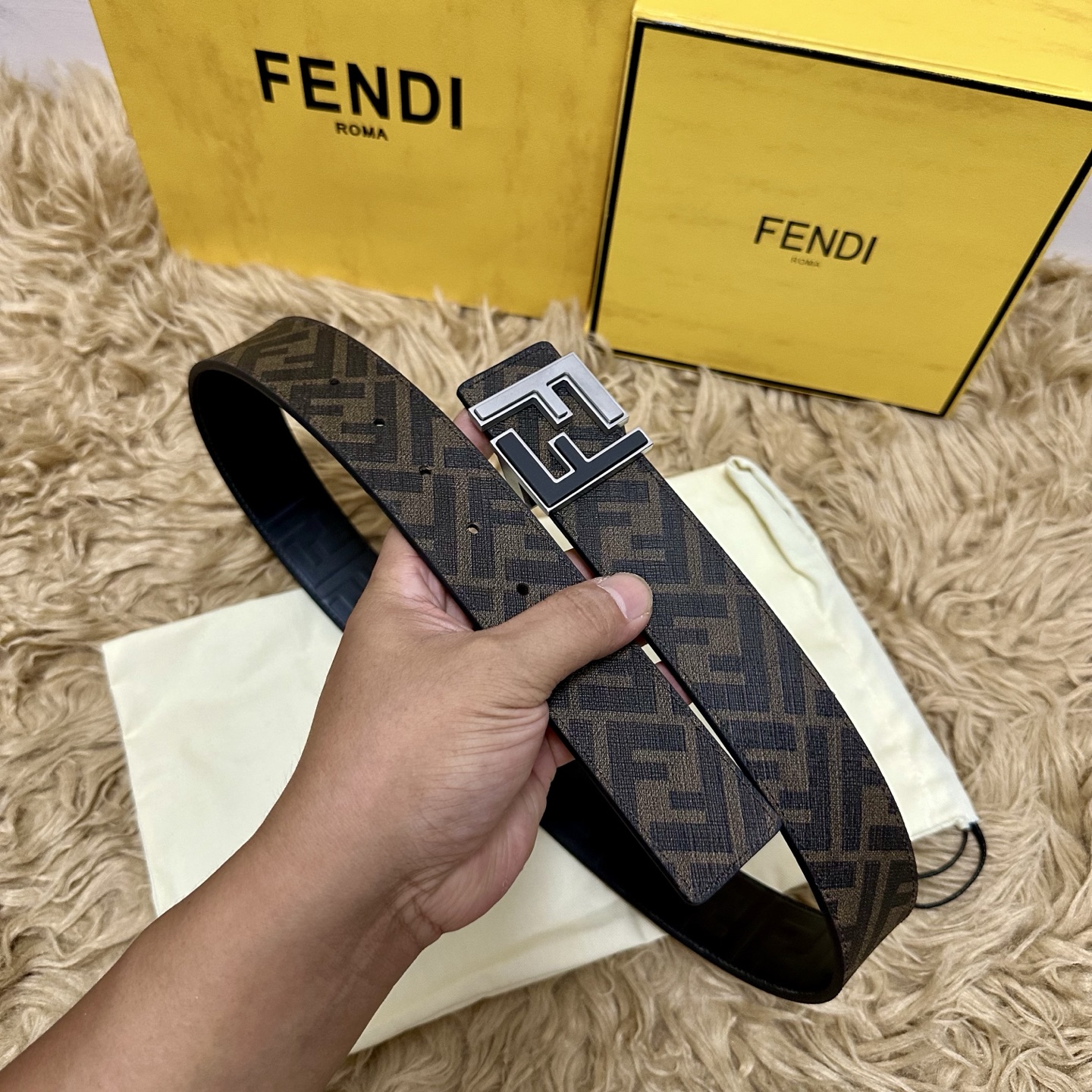 FENDI（芬迪）专柜同款 宽4.0CM 双环正反用腰带 FF按钉搭扣 黑色Cuoio Romano皮革