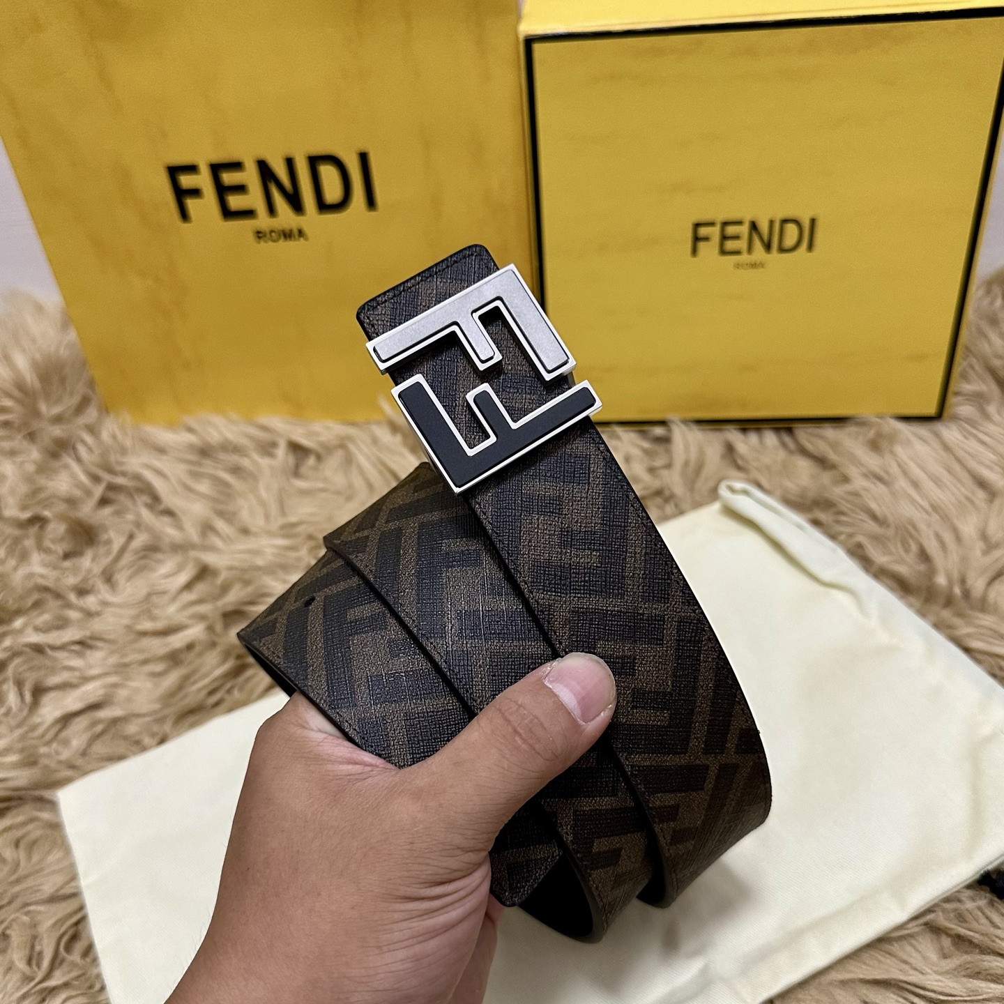 FENDI（芬迪）专柜同款 宽4.0CM 双环正反用腰带 FF按钉搭扣 黑色Cuoio Romano皮革