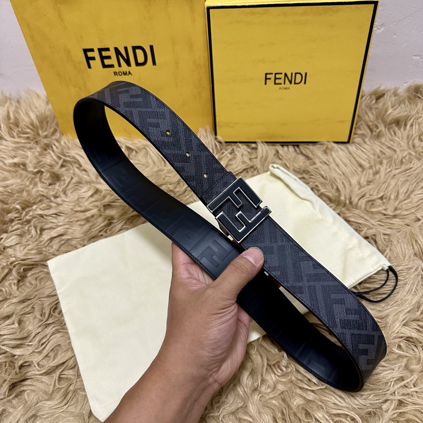 FENDI（芬迪）专柜同款 宽4.0CM 双环正反用腰带 FF按钉搭扣 黑色Cuoio Romano皮革