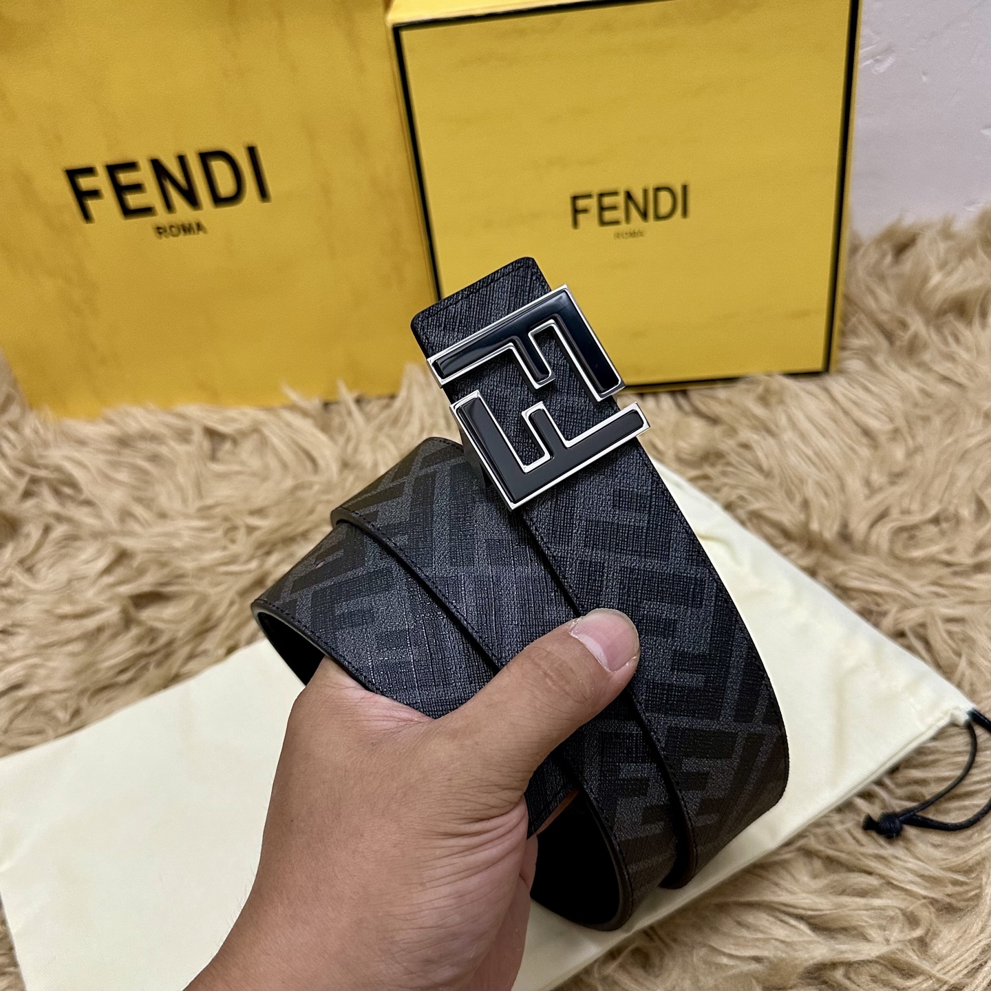 FENDI（芬迪）专柜同款 宽4.0CM 双环正反用腰带 FF按钉搭扣 黑色Cuoio Romano皮革