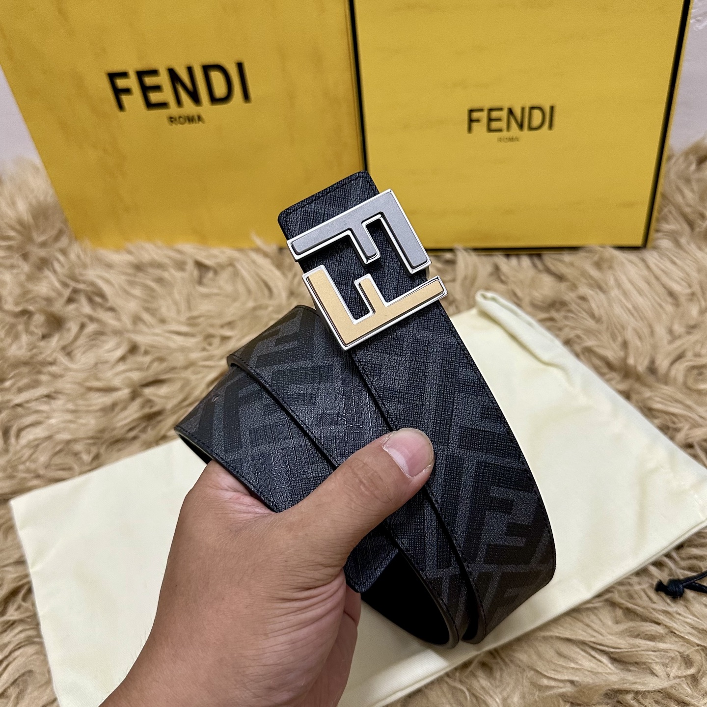 FENDI（芬迪）专柜同款 宽4.0CM 双环正反用腰带 FF按钉搭扣 黑色Cuoio Romano皮革