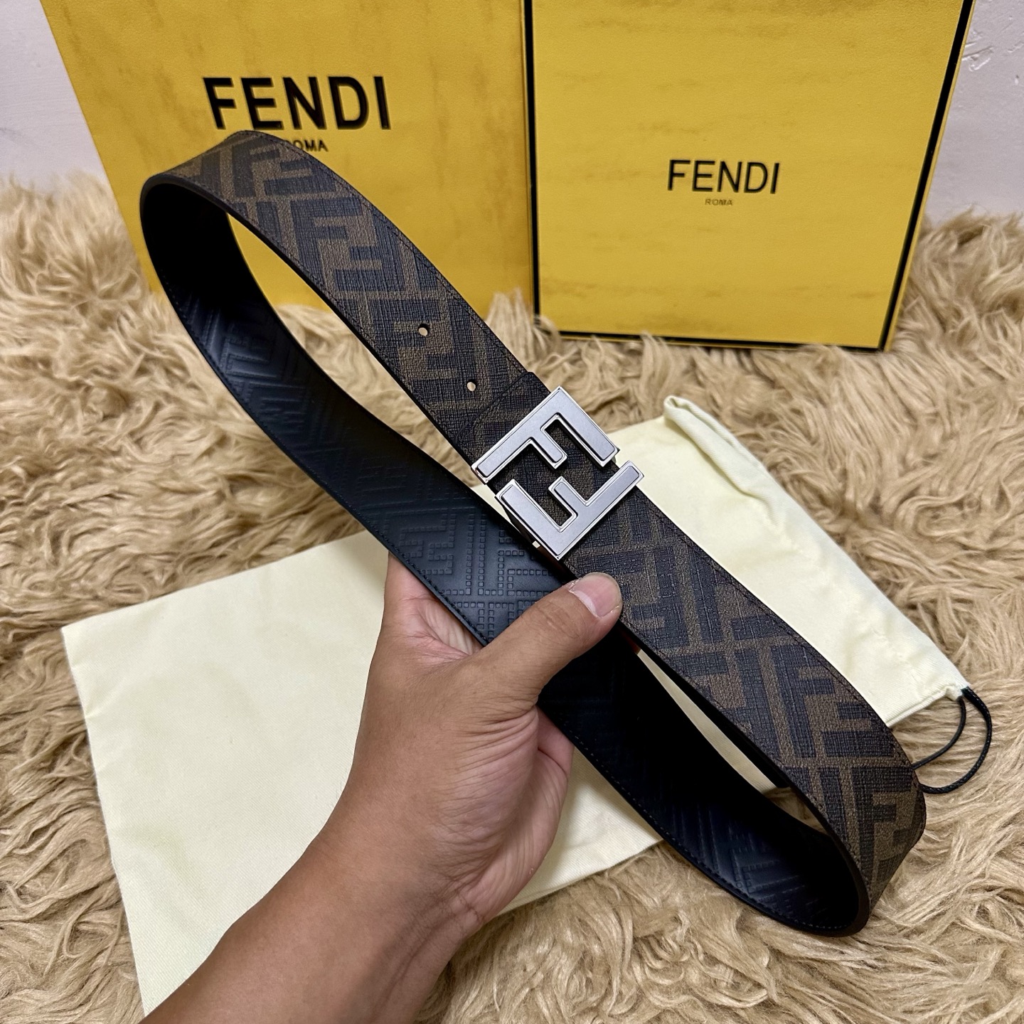 FENDI（芬迪）专柜同款 宽4.0CM 双环正反用腰带 FF按钉搭扣 黑色Cuoio Romano皮革