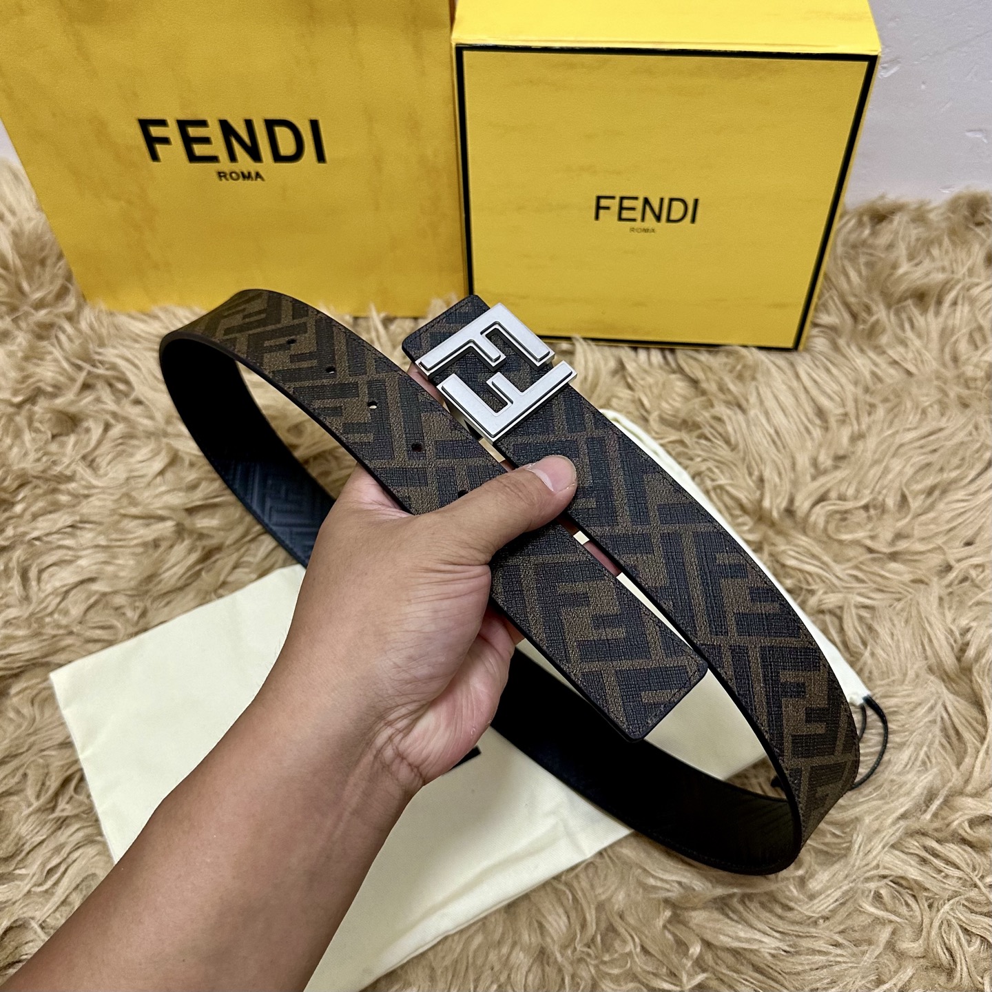 FENDI（芬迪）专柜同款 宽4.0CM 双环正反用腰带 FF按钉搭扣 黑色Cuoio Romano皮革