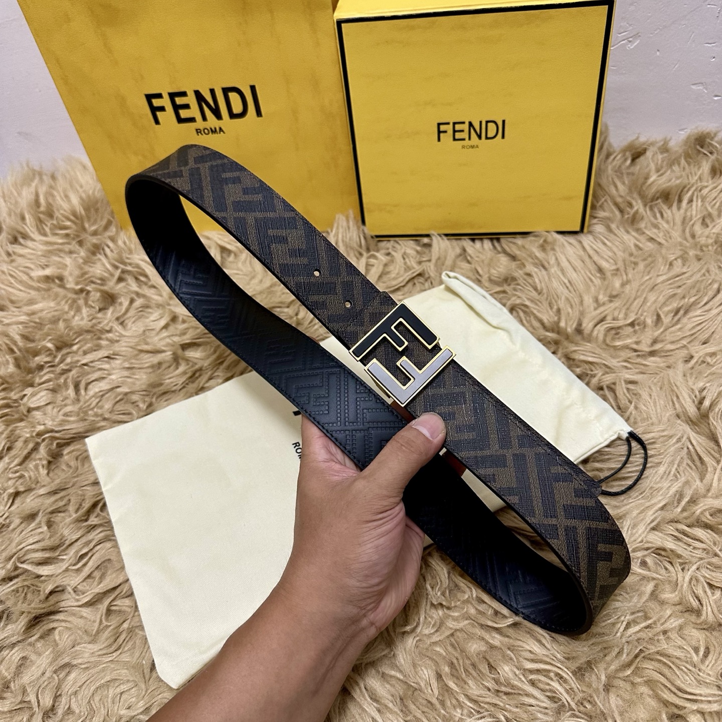 FENDI（芬迪）专柜同款 宽4.0CM 双环正反用腰带 FF按钉搭扣 黑色Cuoio Romano皮革