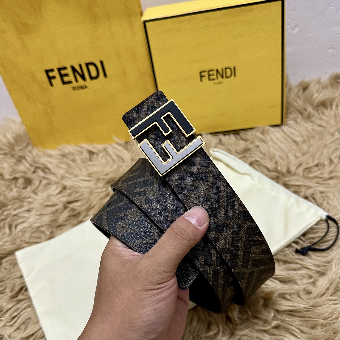 FENDI（芬迪）专柜同款 宽4.0CM 双环正反用腰带 FF按钉搭扣 黑色Cuoio Romano皮革