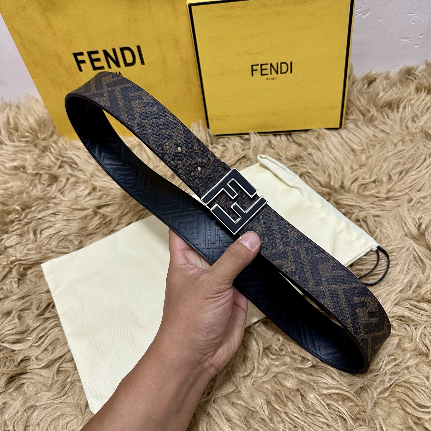 FENDI（芬迪）专柜同款 宽4.0CM 双环正反用腰带 FF按钉搭扣 黑色Cuoio Romano皮革