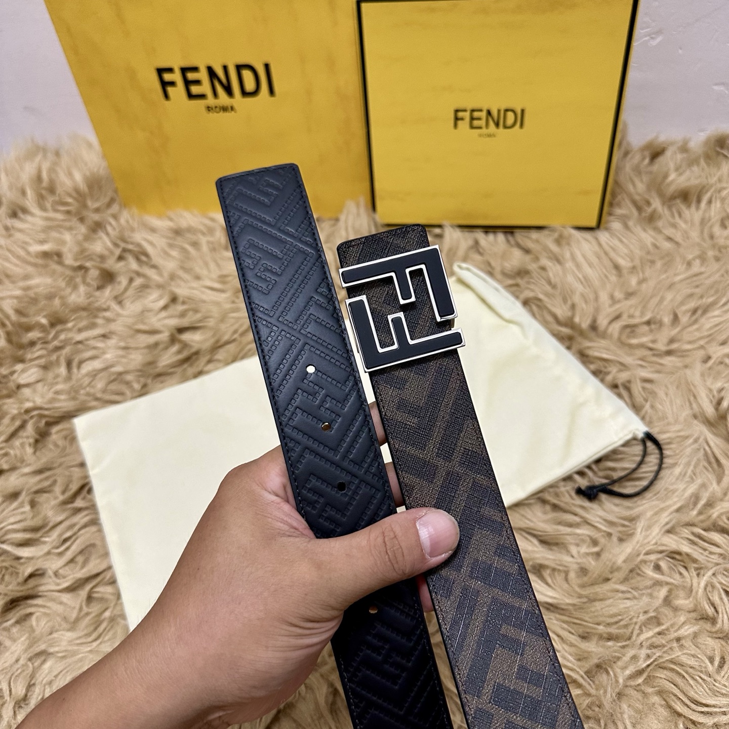 FENDI（芬迪）专柜同款 宽4.0CM 双环正反用腰带 FF按钉搭扣 黑色Cuoio Romano皮革