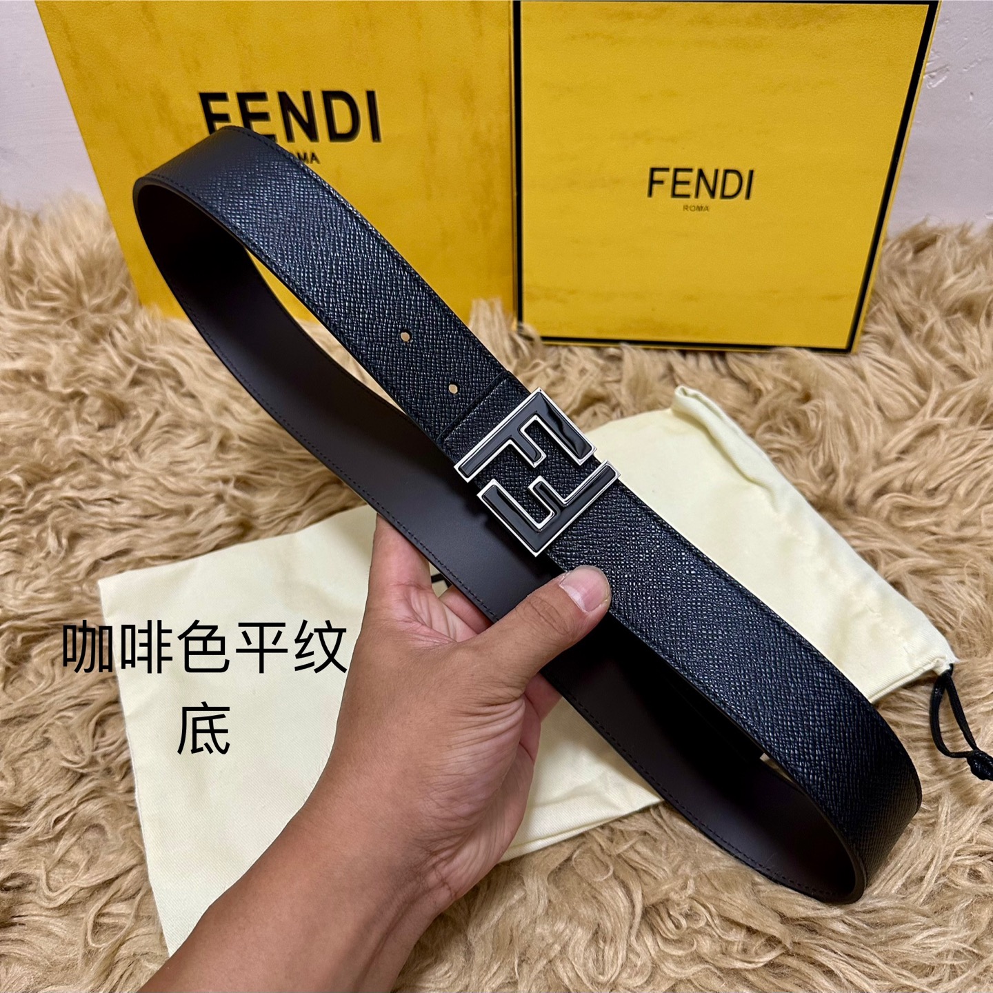 FENDl （芬迪）宽40MM双面原版小牛皮 搭配单钌钯电镀扣 完美的手感.油边 出众的设计.风格 高贵