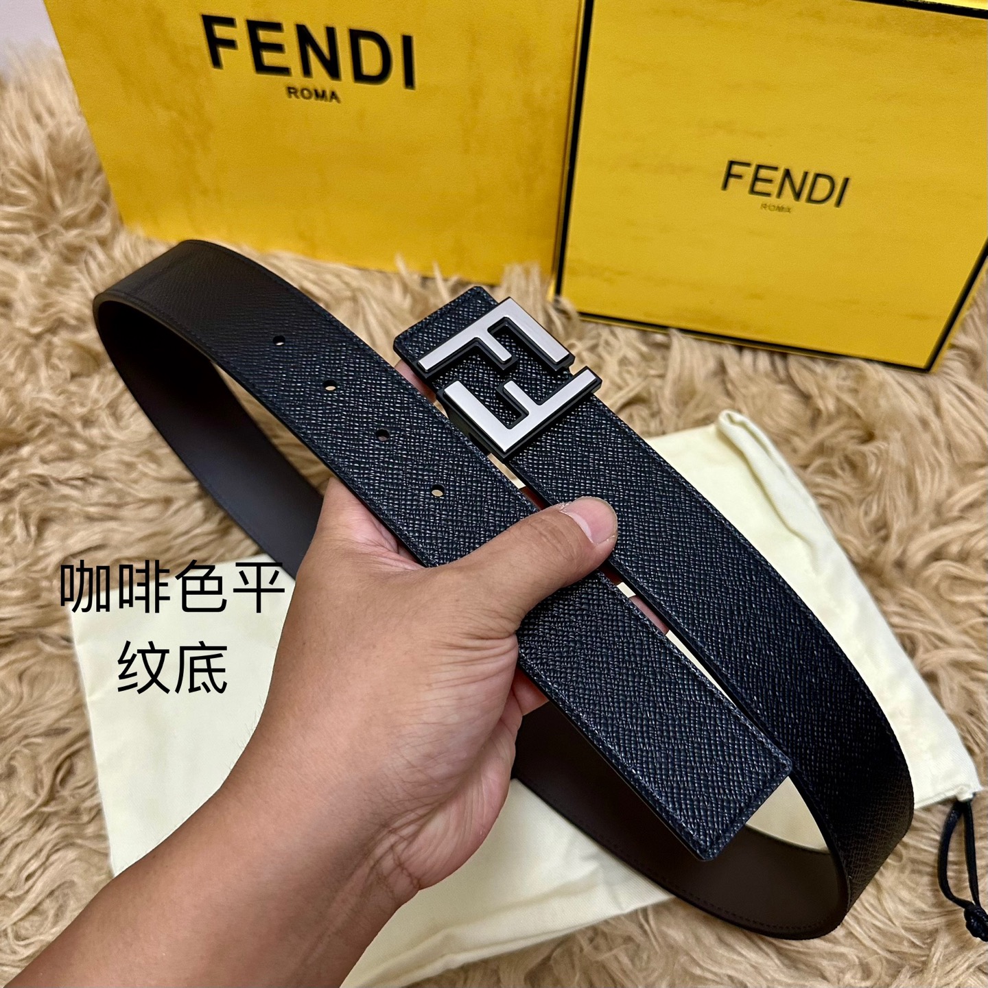 FENDl （芬迪）宽40MM双面原版小牛皮 搭配单钌钯电镀扣 完美的手感.油边 出众的设计.风格 高贵