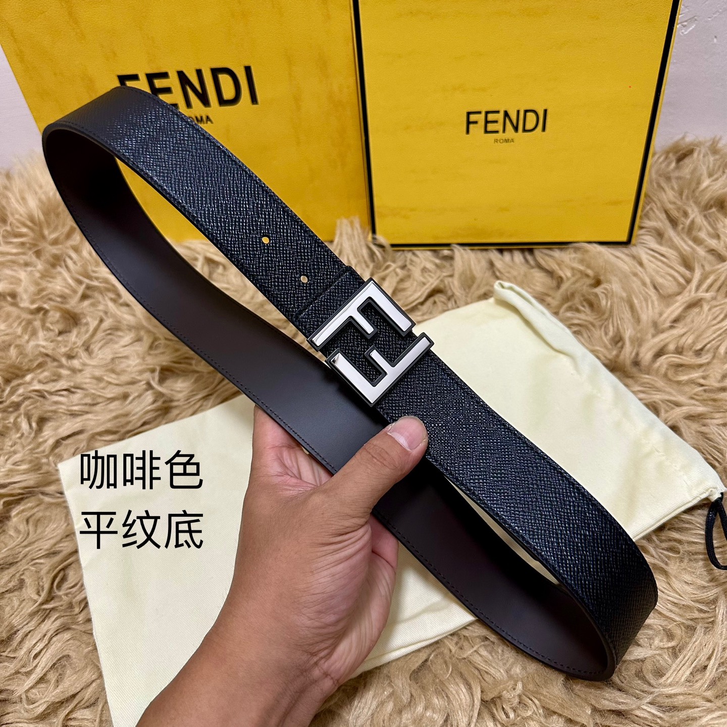 FENDl （芬迪）宽40MM双面原版小牛皮 搭配单钌钯电镀扣 完美的手感.油边 出众的设计.风格 高贵