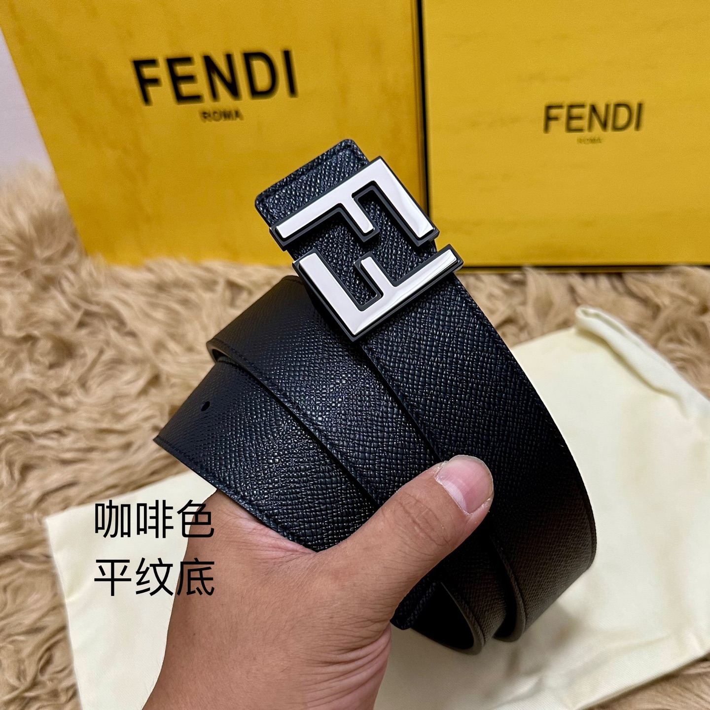 FENDl （芬迪）宽40MM双面原版小牛皮 搭配单钌钯电镀扣 完美的手感.油边 出众的设计.风格 高贵