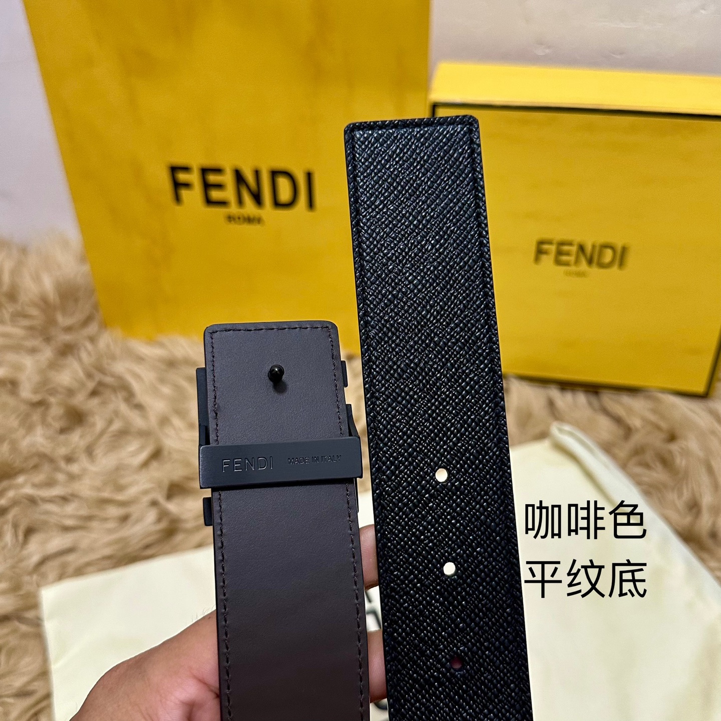 FENDl （芬迪）宽40MM双面原版小牛皮 搭配单钌钯电镀扣 完美的手感.油边 出众的设计.风格 高贵
