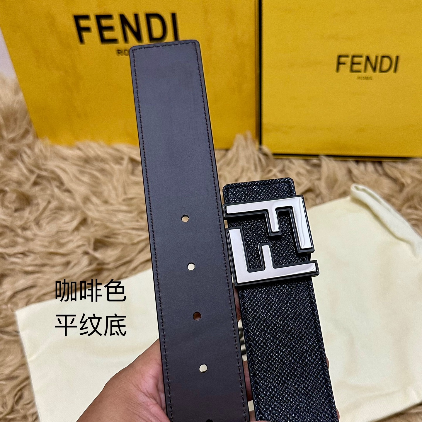 FENDl （芬迪）宽40MM双面原版小牛皮 搭配单钌钯电镀扣 完美的手感.油边 出众的设计.风格 高贵
