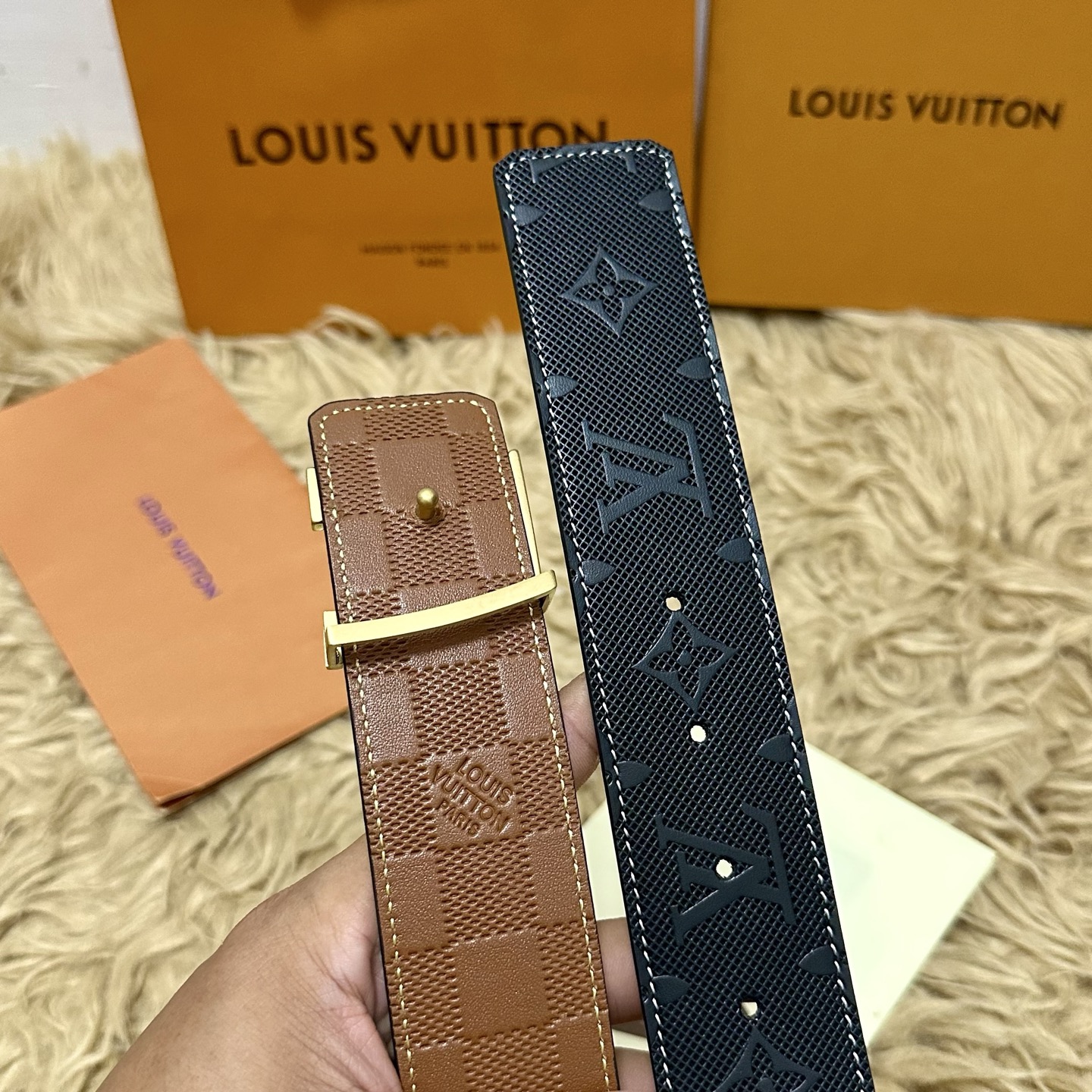 LV.路易威登 宽40MM双面原版小牛皮 搭配单钌钯电镀扣 完美的手感.油边 出众的设计.风格 高贵奢华