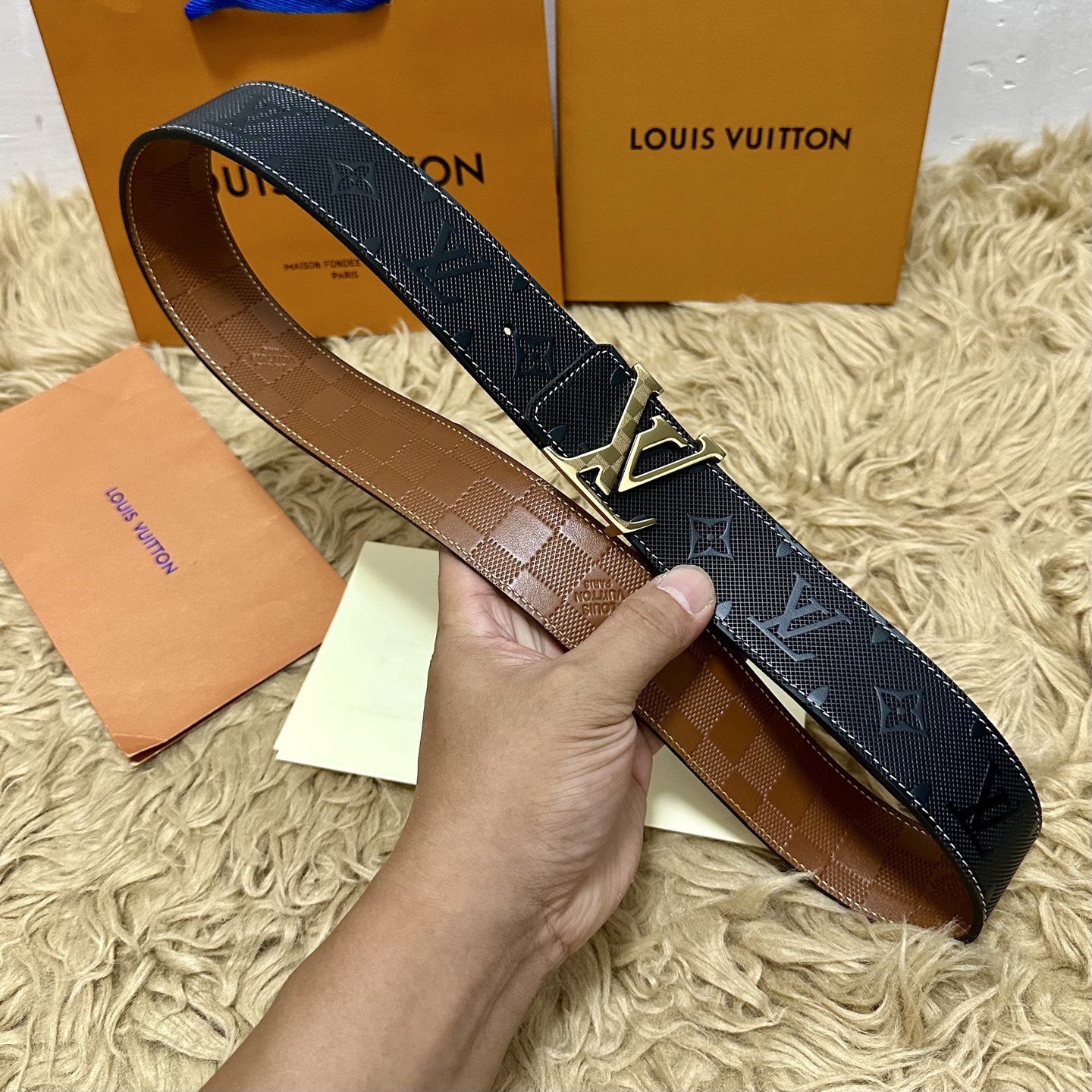 LV.路易威登 宽40MM双面原版小牛皮 搭配单钌钯电镀扣 完美的手感.油边 出众的设计.风格 高贵奢华