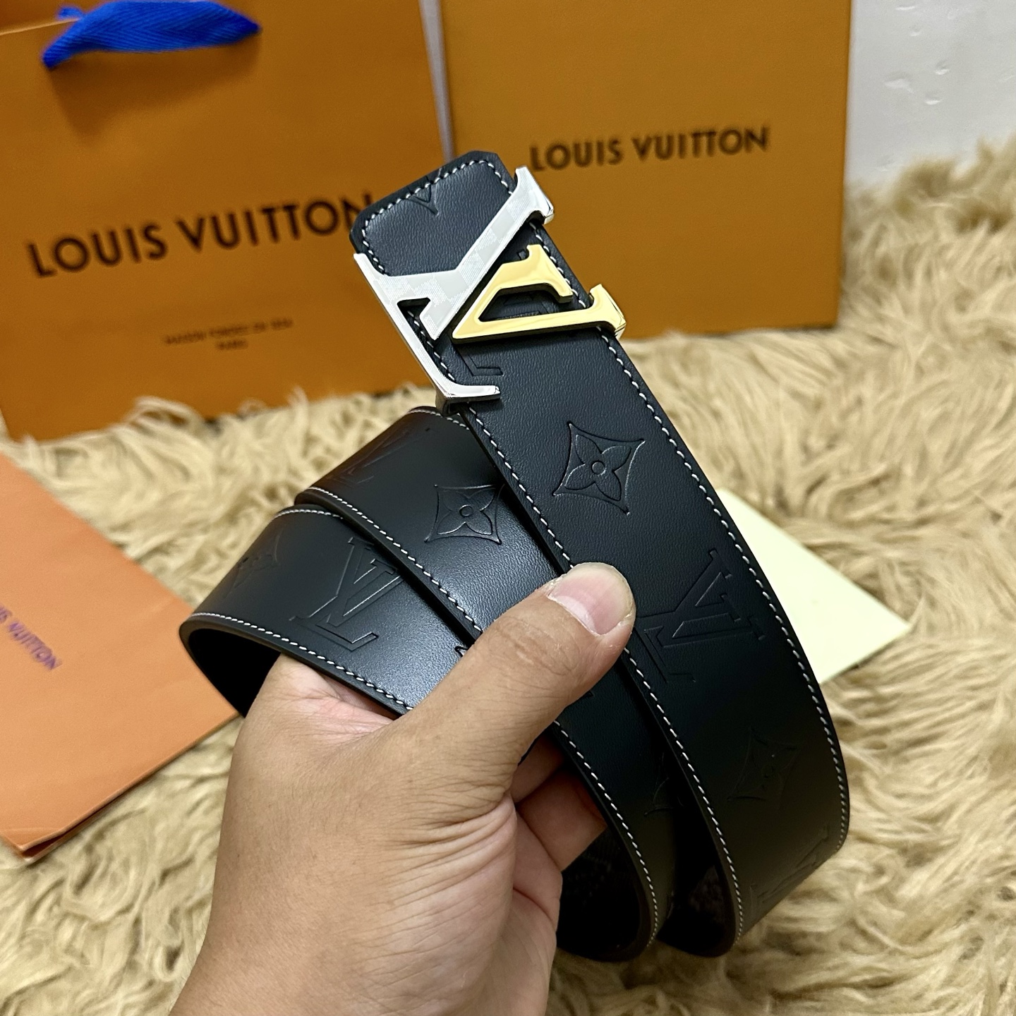 🅿️170 LV.路易威登 宽40MM双面原版小牛皮 搭配单钌钯电镀扣 完美的手感.油边 出众的设计.风格 高贵奢华 时尚大方 高清实拍 货真价实 品质保证 双面🉑️用