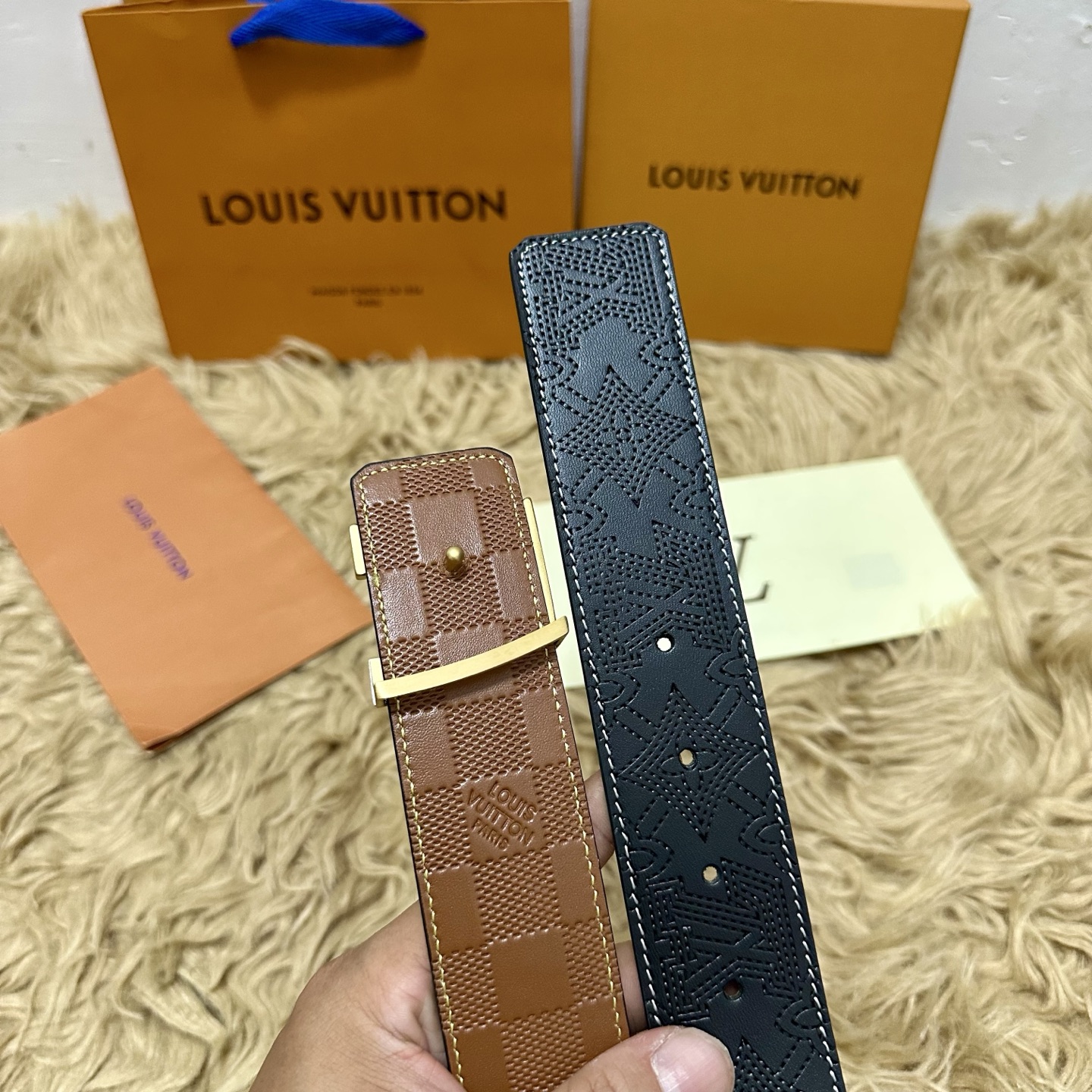 LV.路易威登 宽40MM双面原版小牛皮 搭配单钌钯电镀扣 完美的手感.油边 出众的设计.风格 高贵奢华