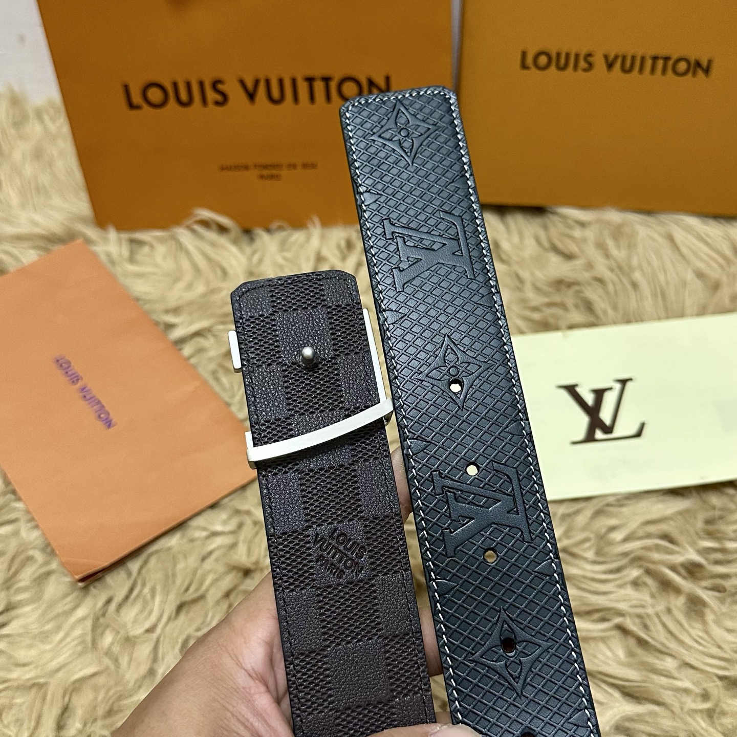 🅿️170 LV.路易威登 宽40MM双面原版小牛皮 搭配单钌钯电镀扣 完美的手感.油边 出众的设计.风格 高贵奢华 时尚大方 高清实拍 货真价实 品质保证 双面🉑️用