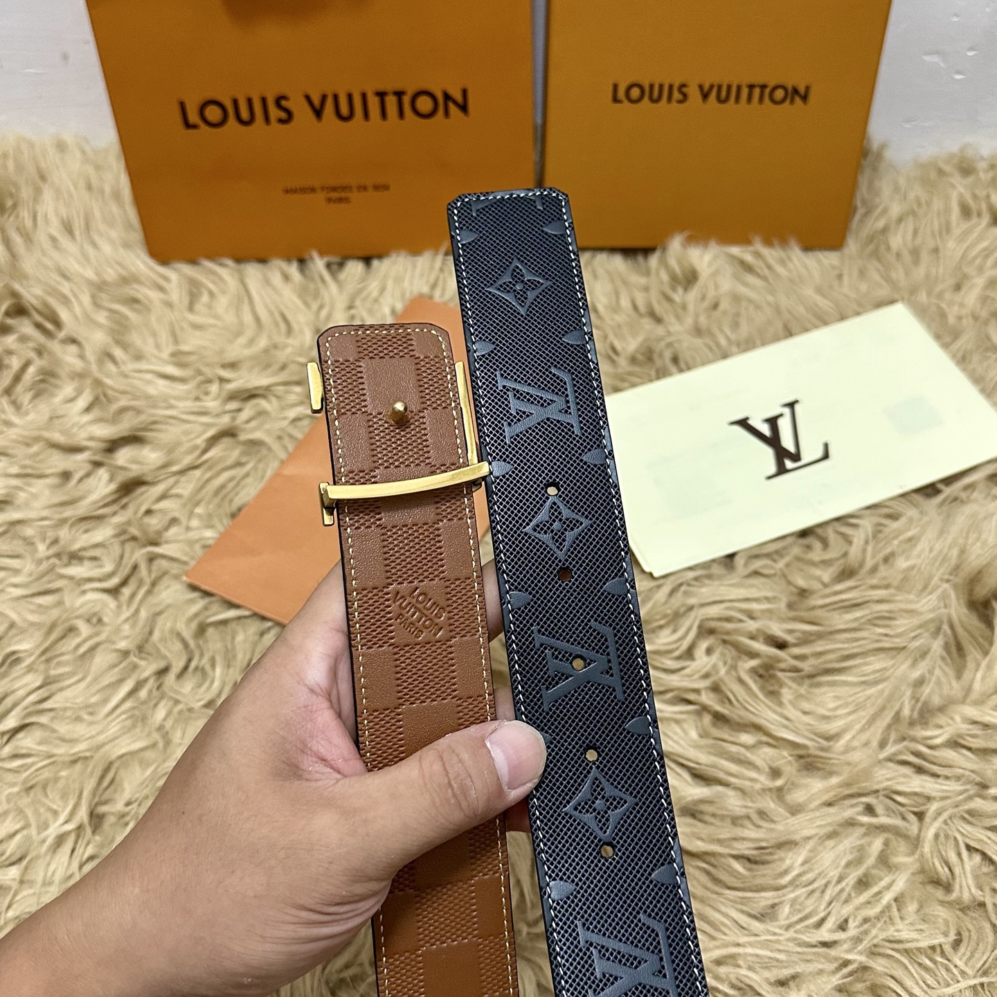 LV.路易威登 宽40MM双面原版小牛皮 搭配单钌钯电镀扣 完美的手感.油边 出众的设计.风格 高贵奢华