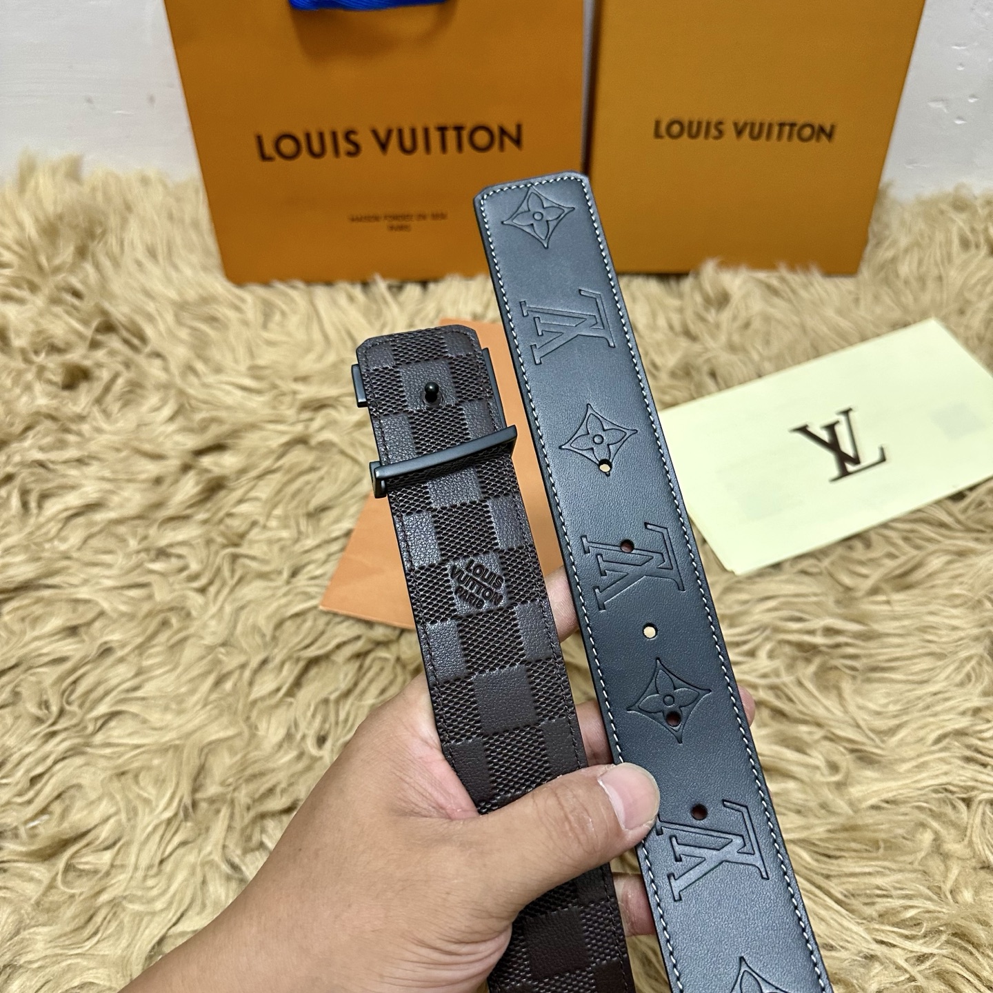 LV.路易威登 宽40MM双面原版小牛皮 搭配单钌钯电镀扣 完美的手感.油边 出众的设计.风格 高贵奢华